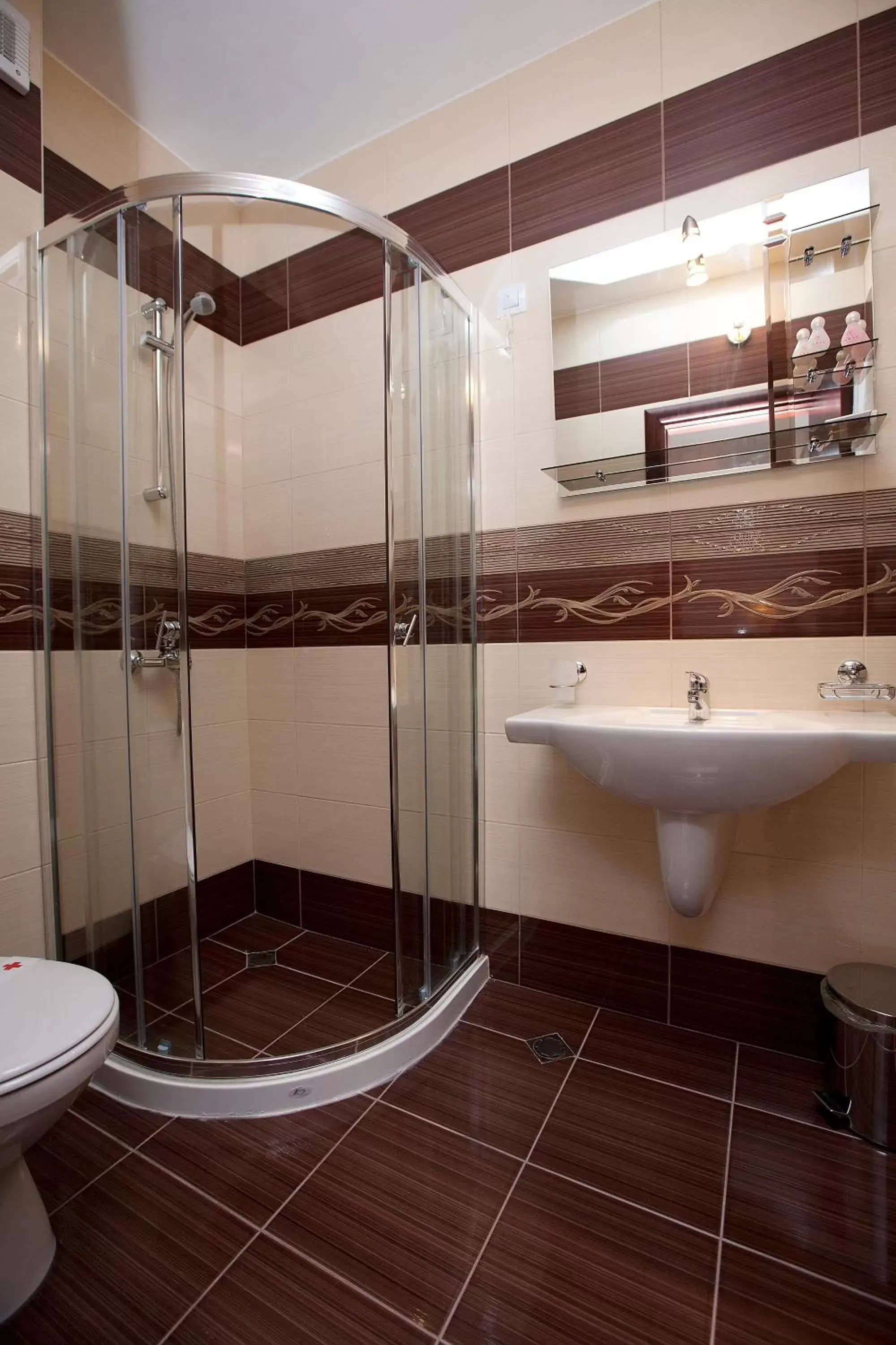 Shower, Bathroom in Aris Hotel Sofia
