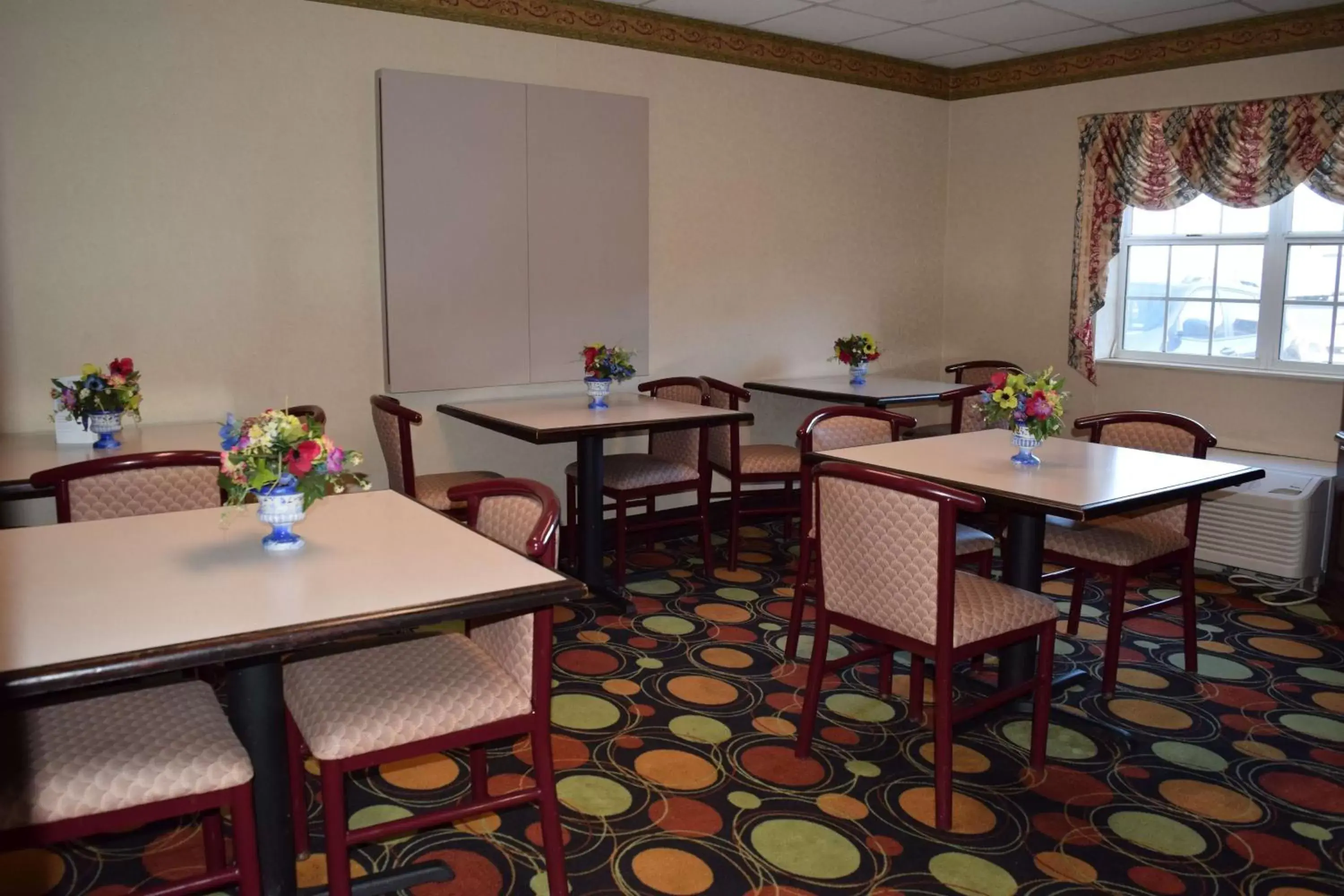 Restaurant/places to eat, Dining Area in Microtel Inn & Suites by Wyndham Rock Hill/Charlotte Area