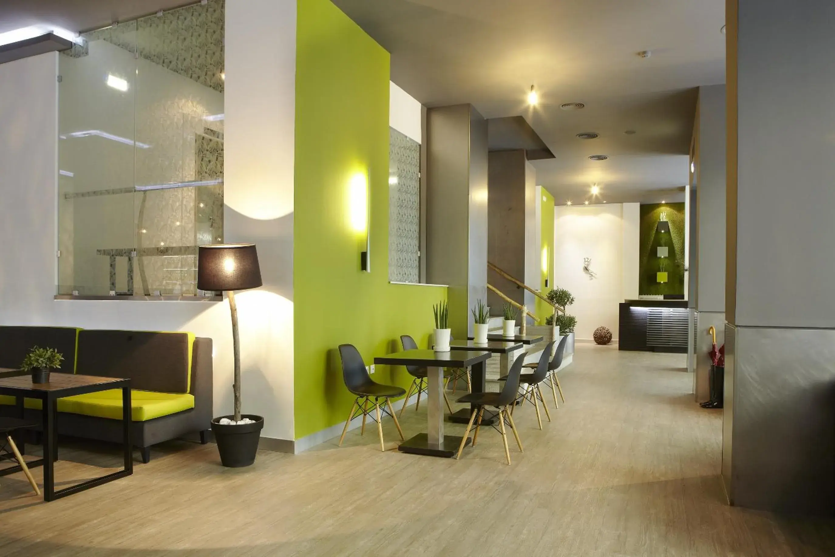 Lounge or bar in City Hotel Thessaloniki