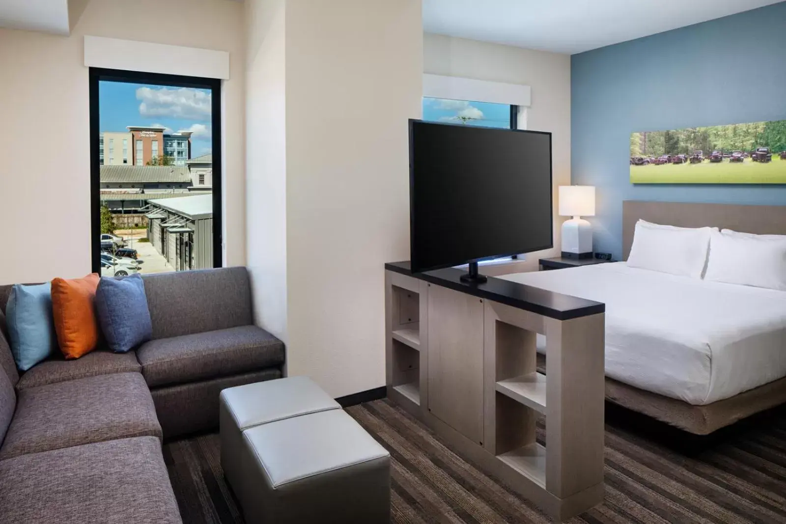 Photo of the whole room, Bed in Hyatt House Tallahassee Capitol University Photo of the whole room, Bed in Hyatt House Tallahassee Capitol University