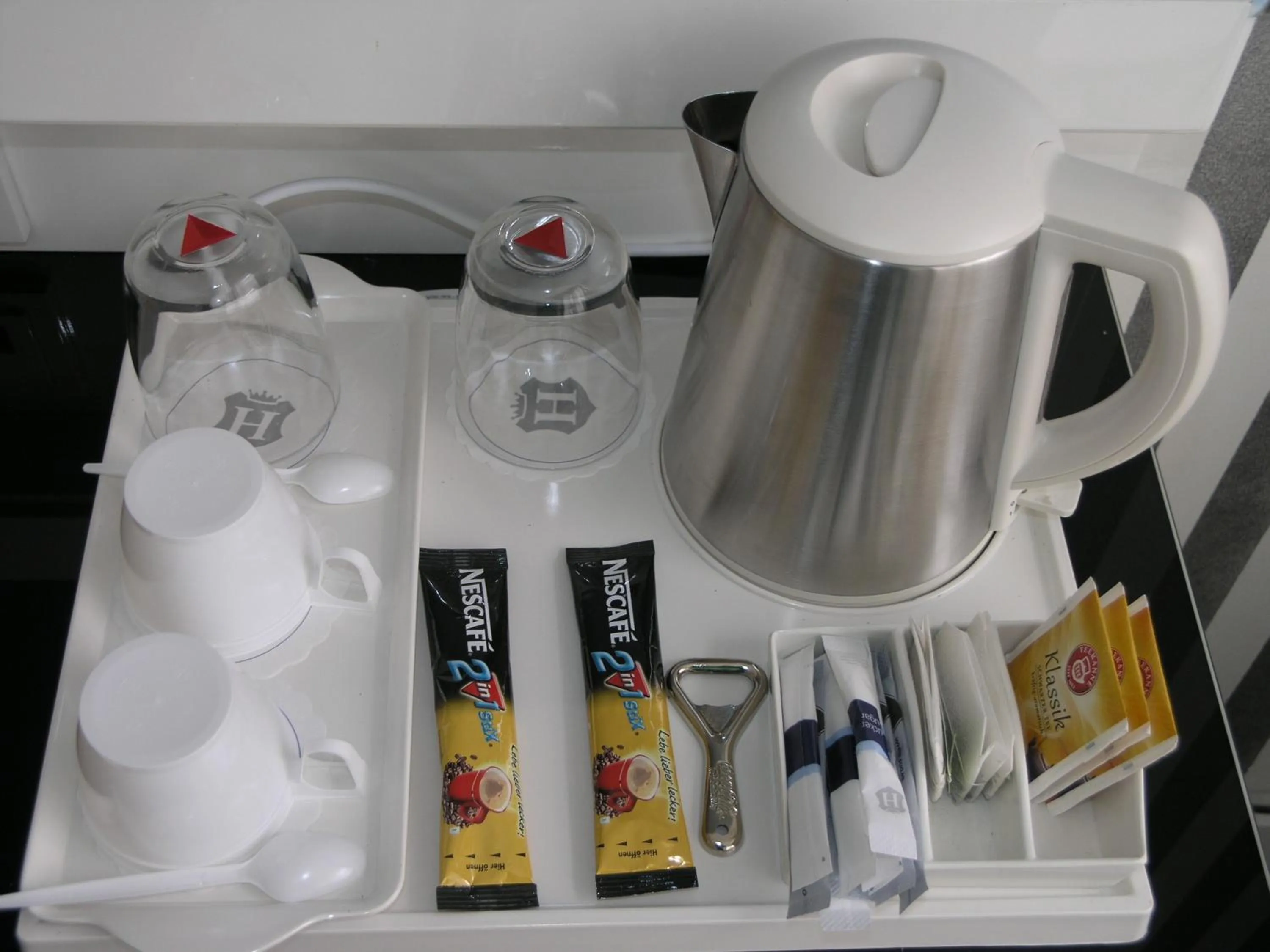 Coffee/tea facilities in Hotel Bayer's