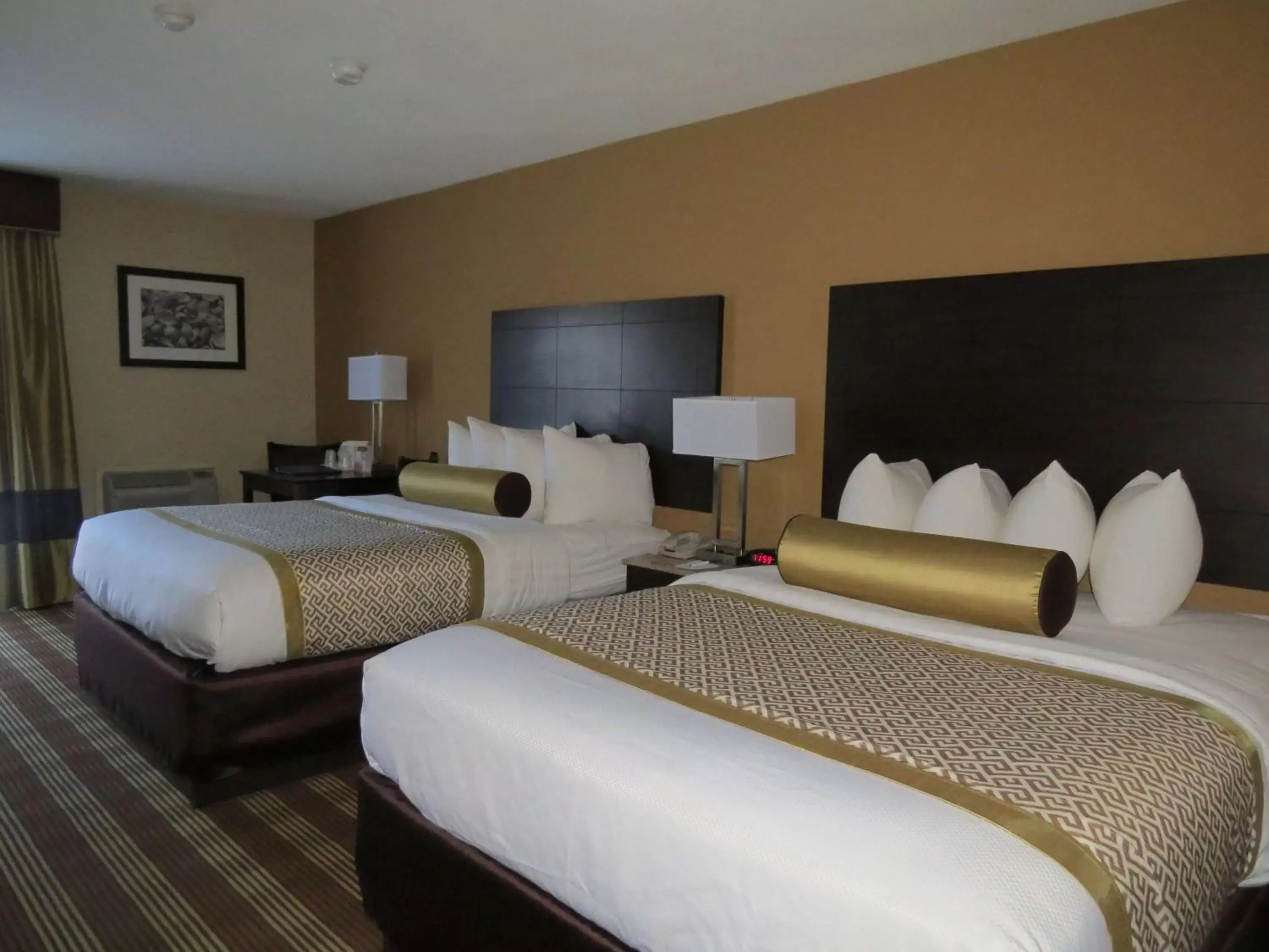 Queen Room with Two Queen Beds in Best Western Cape Cod Hotel