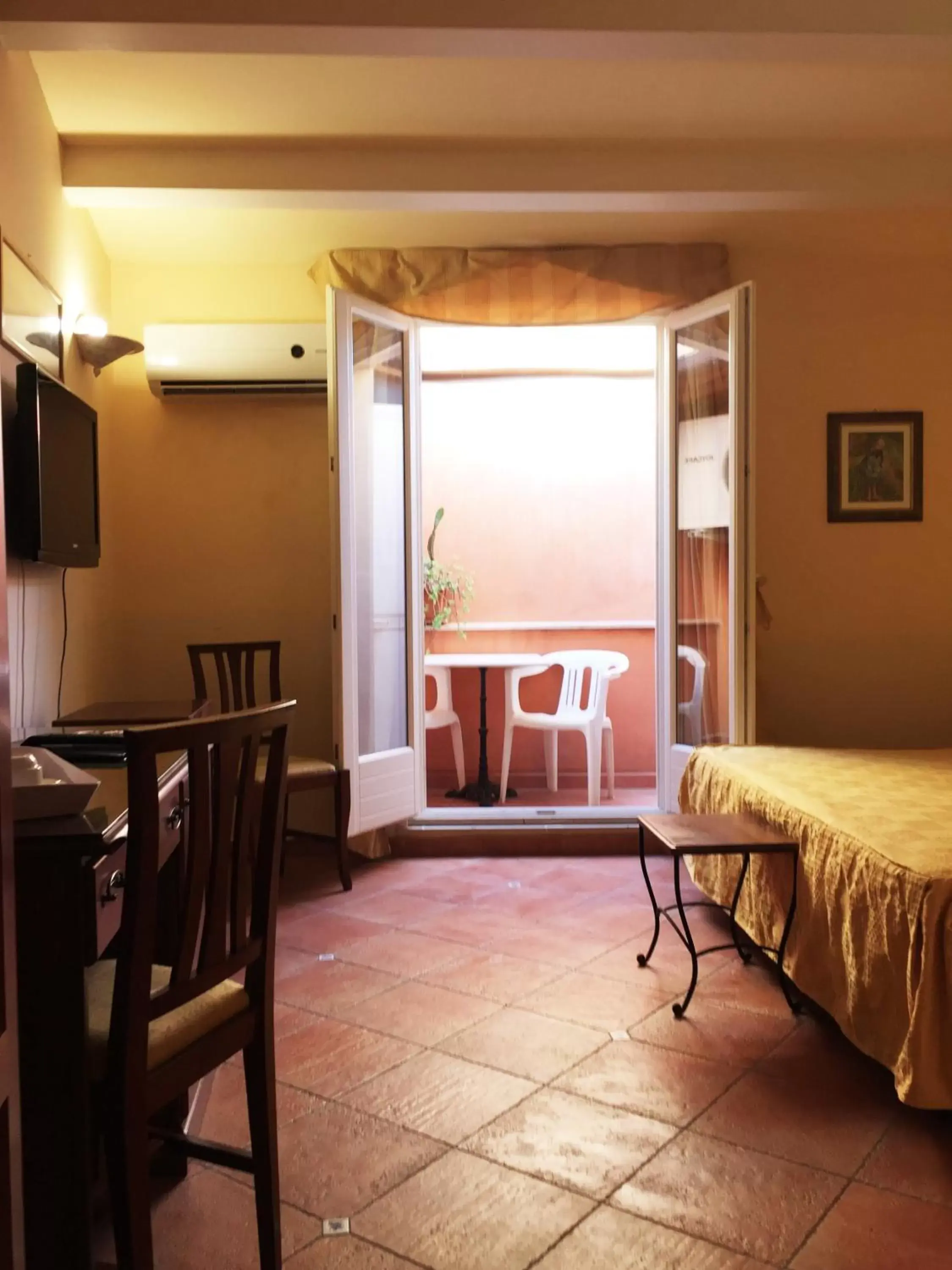 Balcony/Terrace, Seating Area in Hotel Mediterraneo