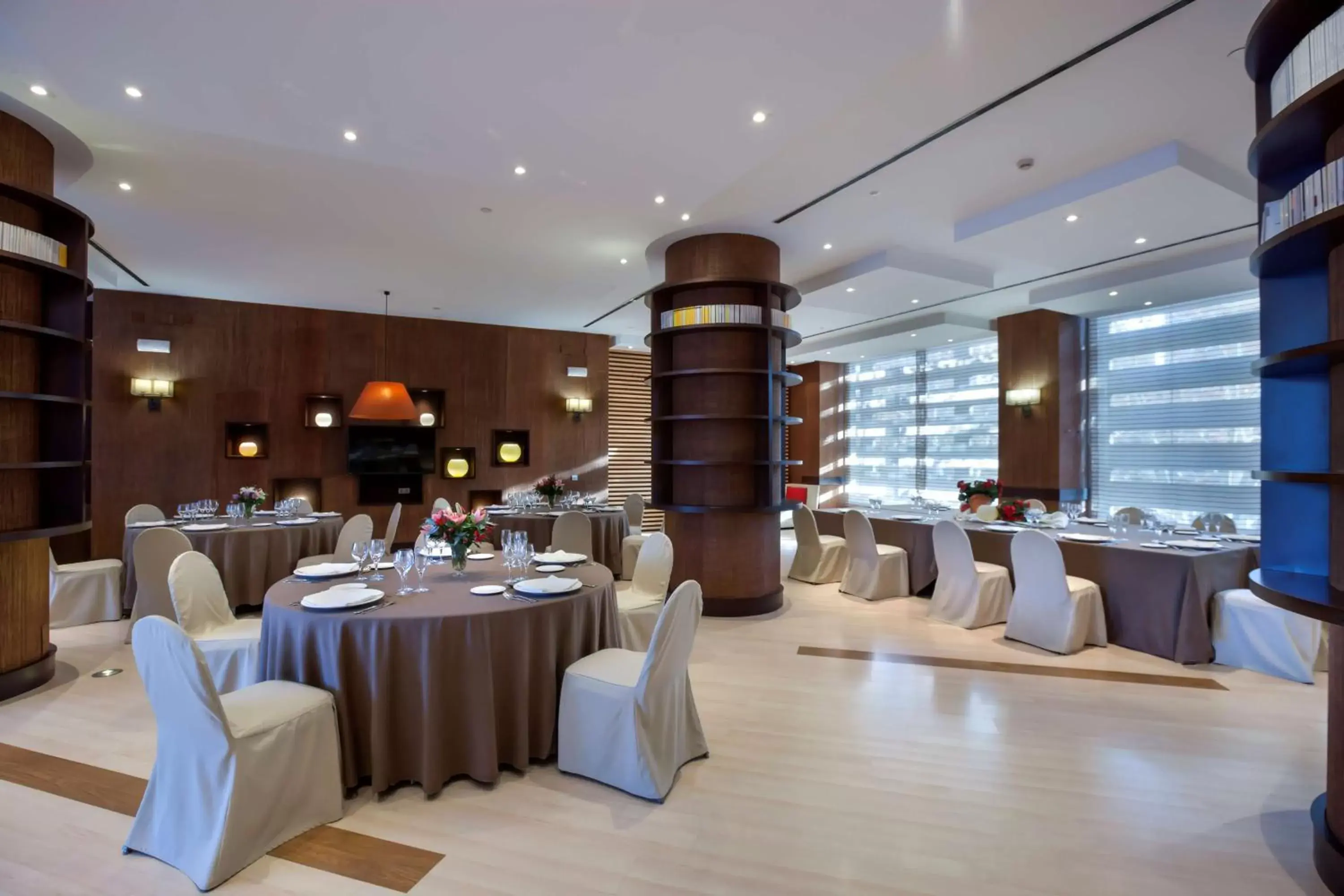 Restaurant/places to eat, Banquet Facilities in NH Collection Sevilla