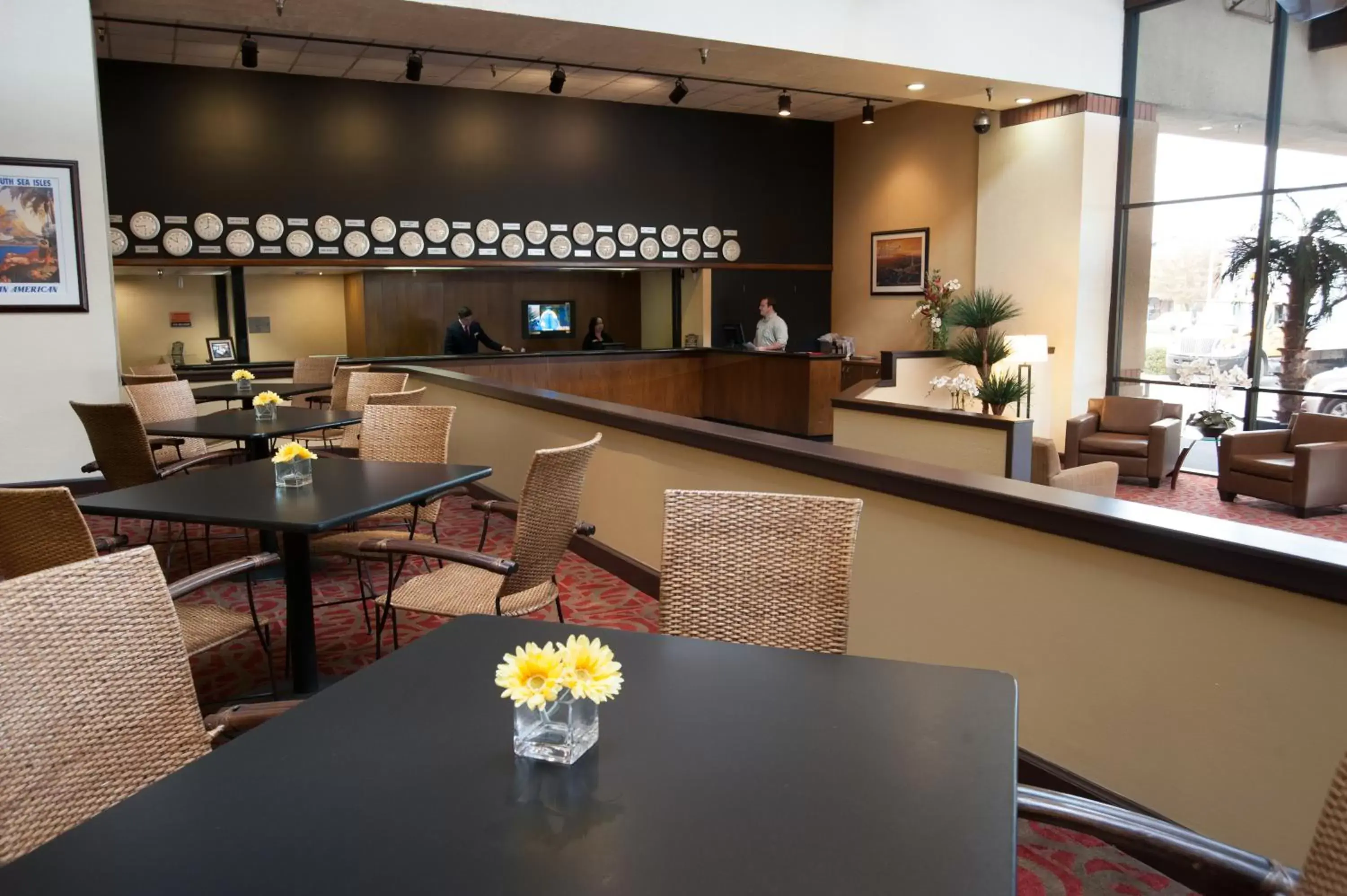 Lobby or reception in Airtel Plaza Hotel