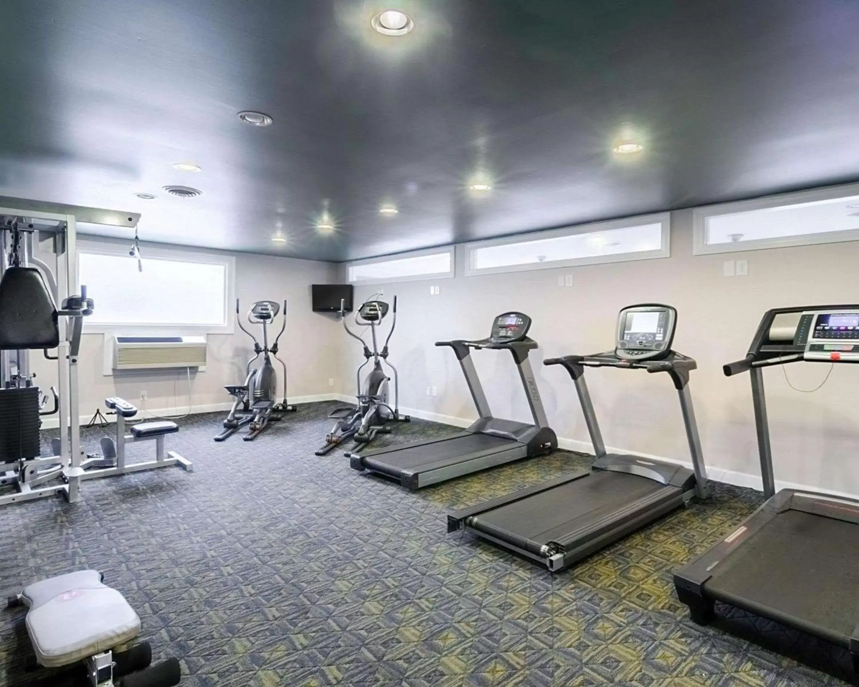 Fitness centre/facilities, Fitness Center/Facilities in Rodeway Inn & Suites Williamsburg Central