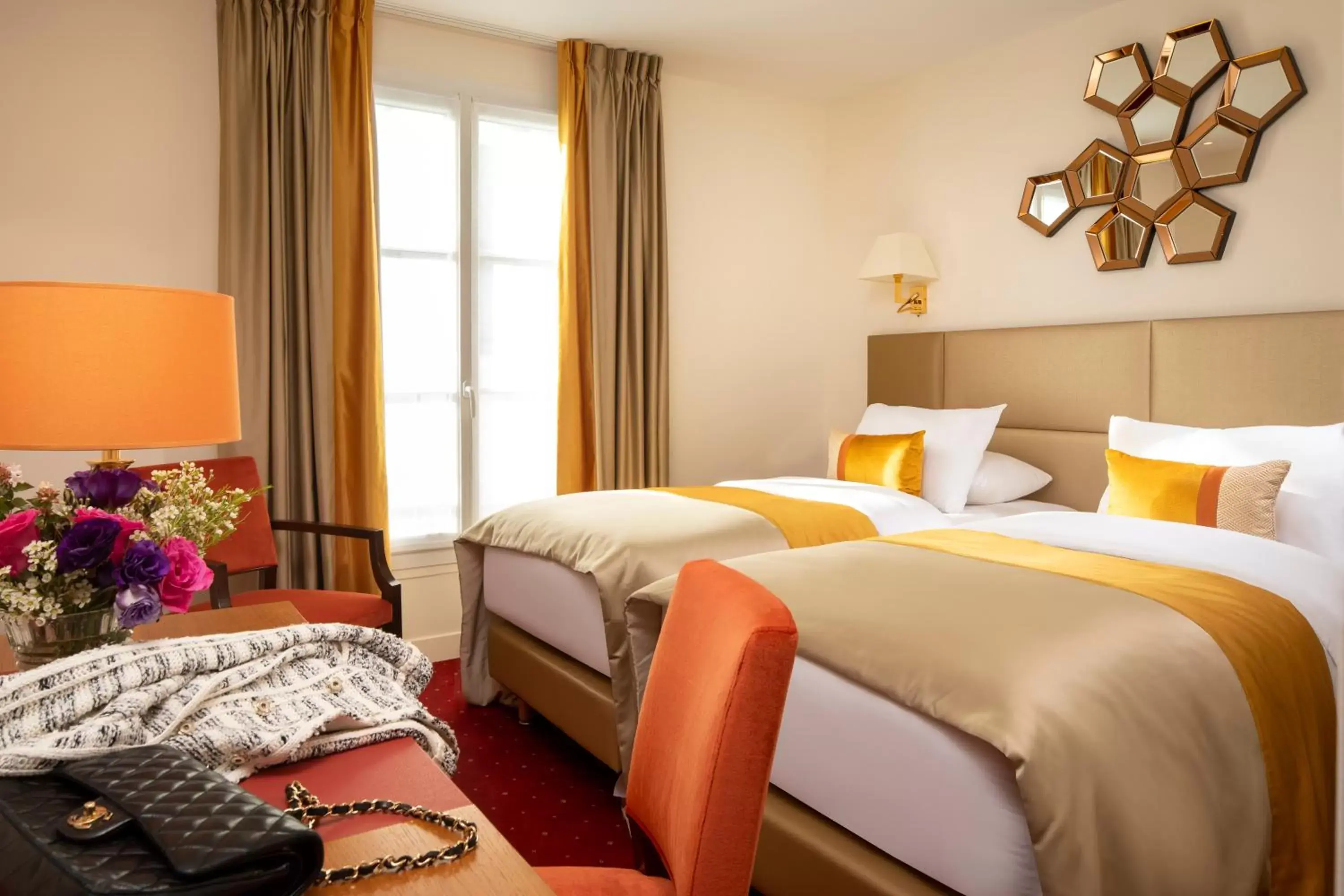 Bed in Hotel De Suede Saint Germain