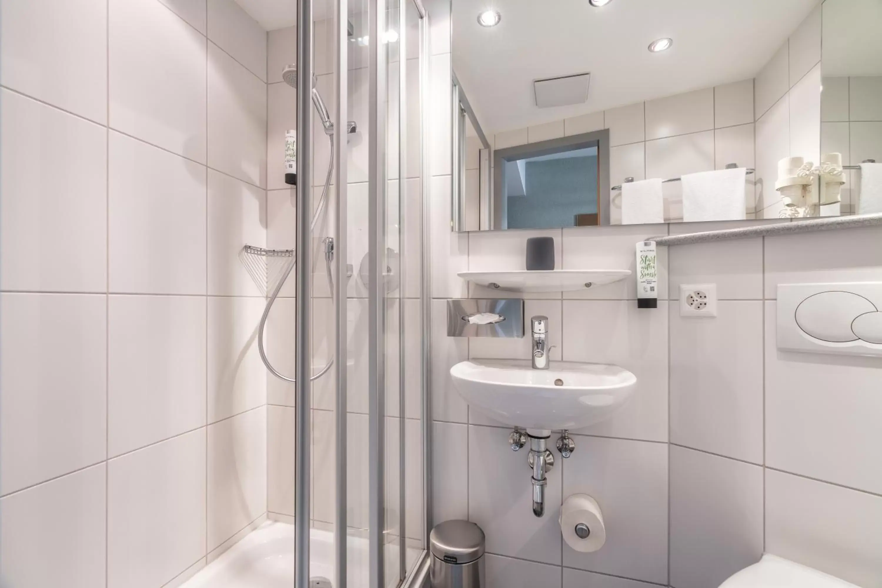 Shower, Bathroom in flexymotel Schönenwerd