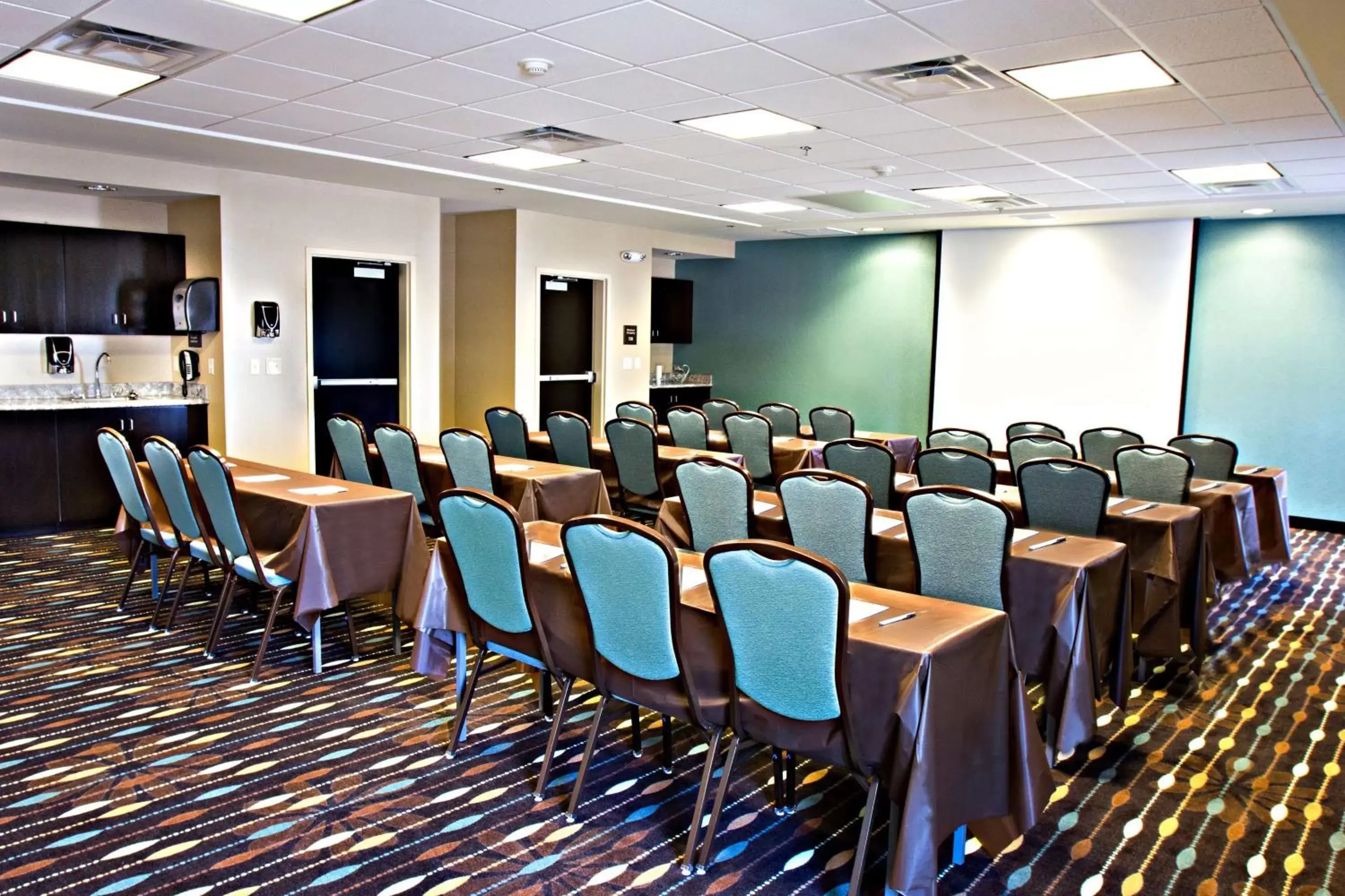 Meeting/conference room in Hampton Inn & Suites Salt Lake City/Farmington