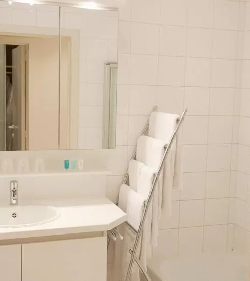 Two-Bedroom Apartment (4 Adults) with Harbor View in Hotel du Bassin