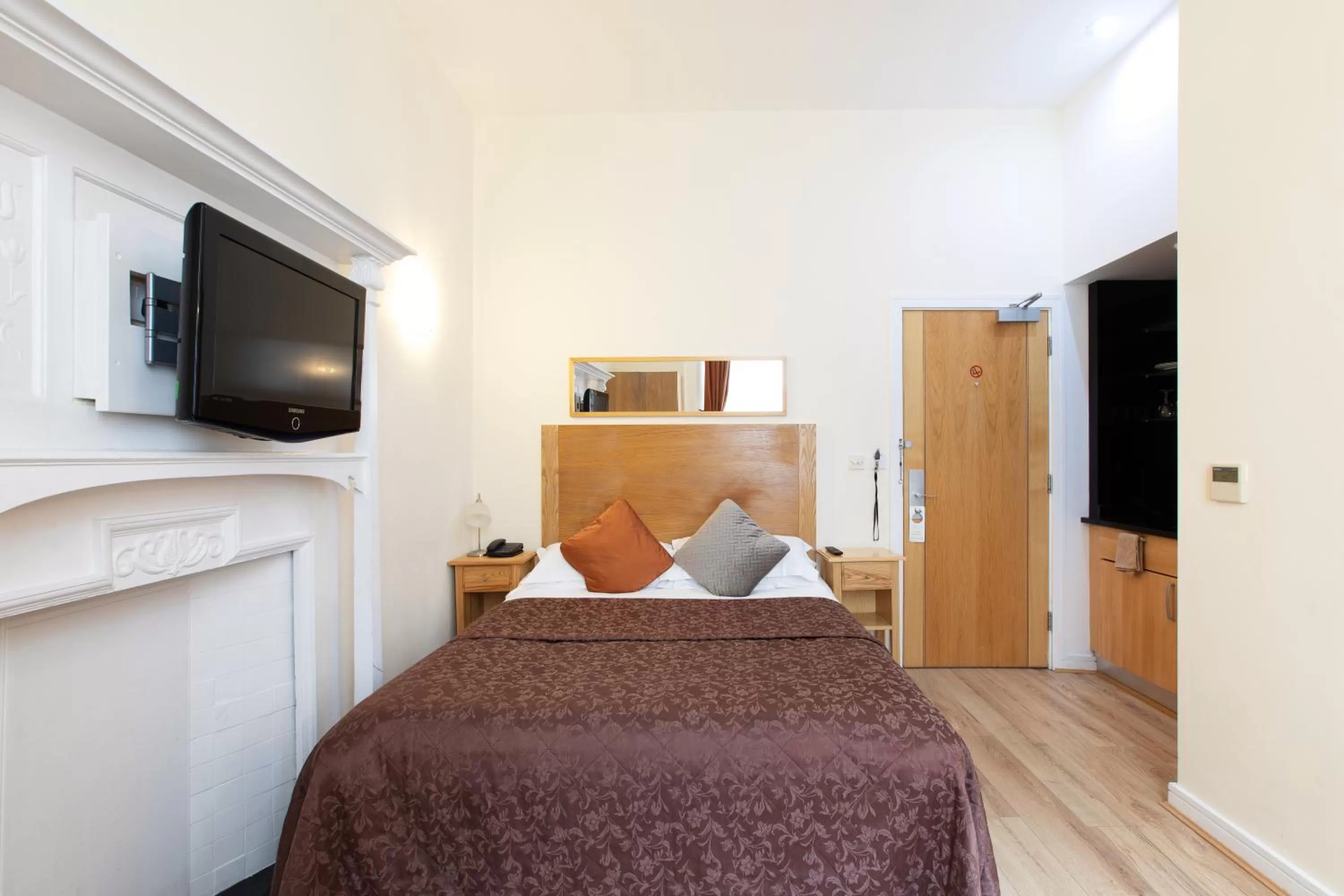 Bed in The Cleveland