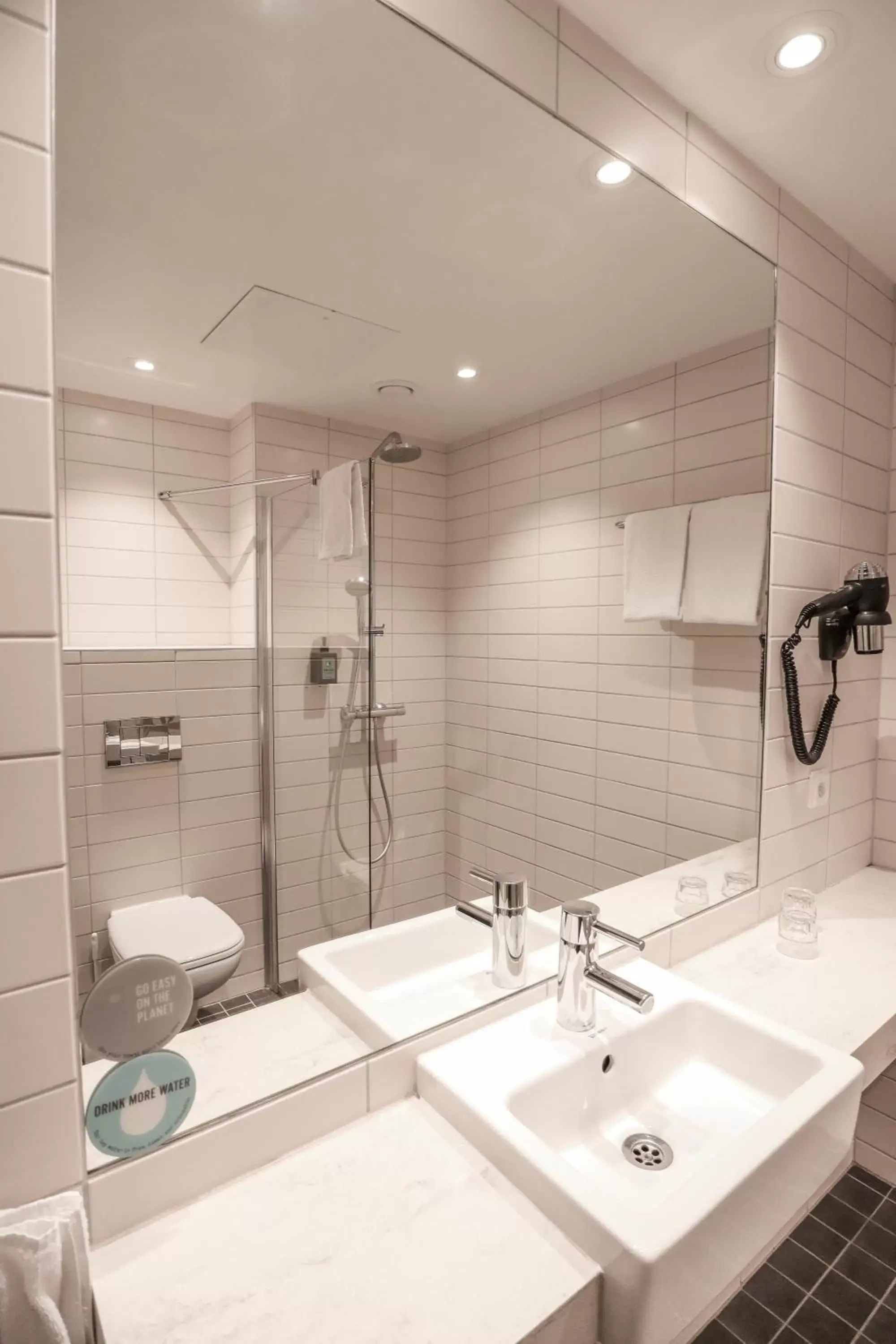 Bathroom in Comfort Hotel Malmö