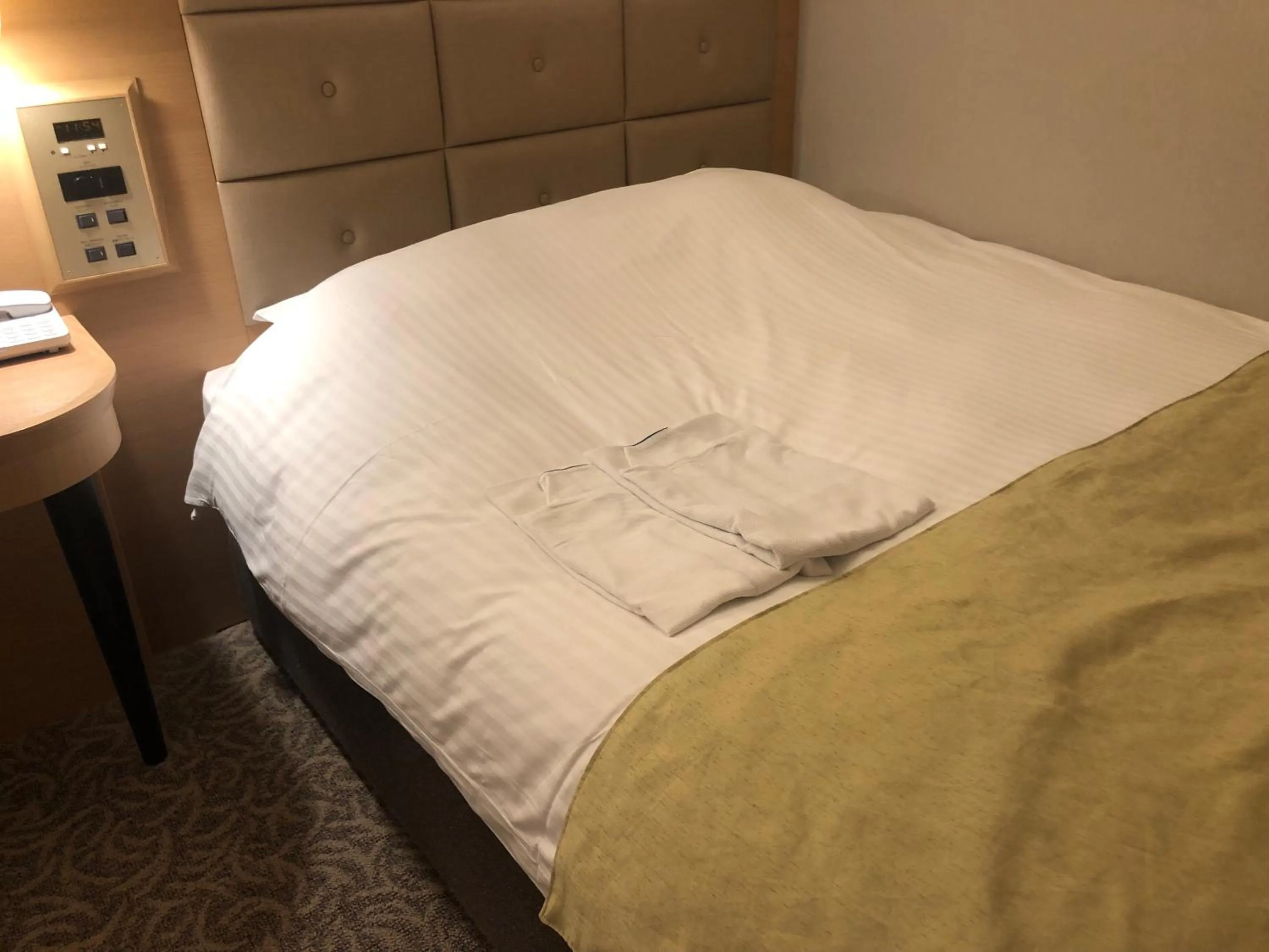 Photo of the whole room, Bed in Kobe Luminous Hotel Sannomiya