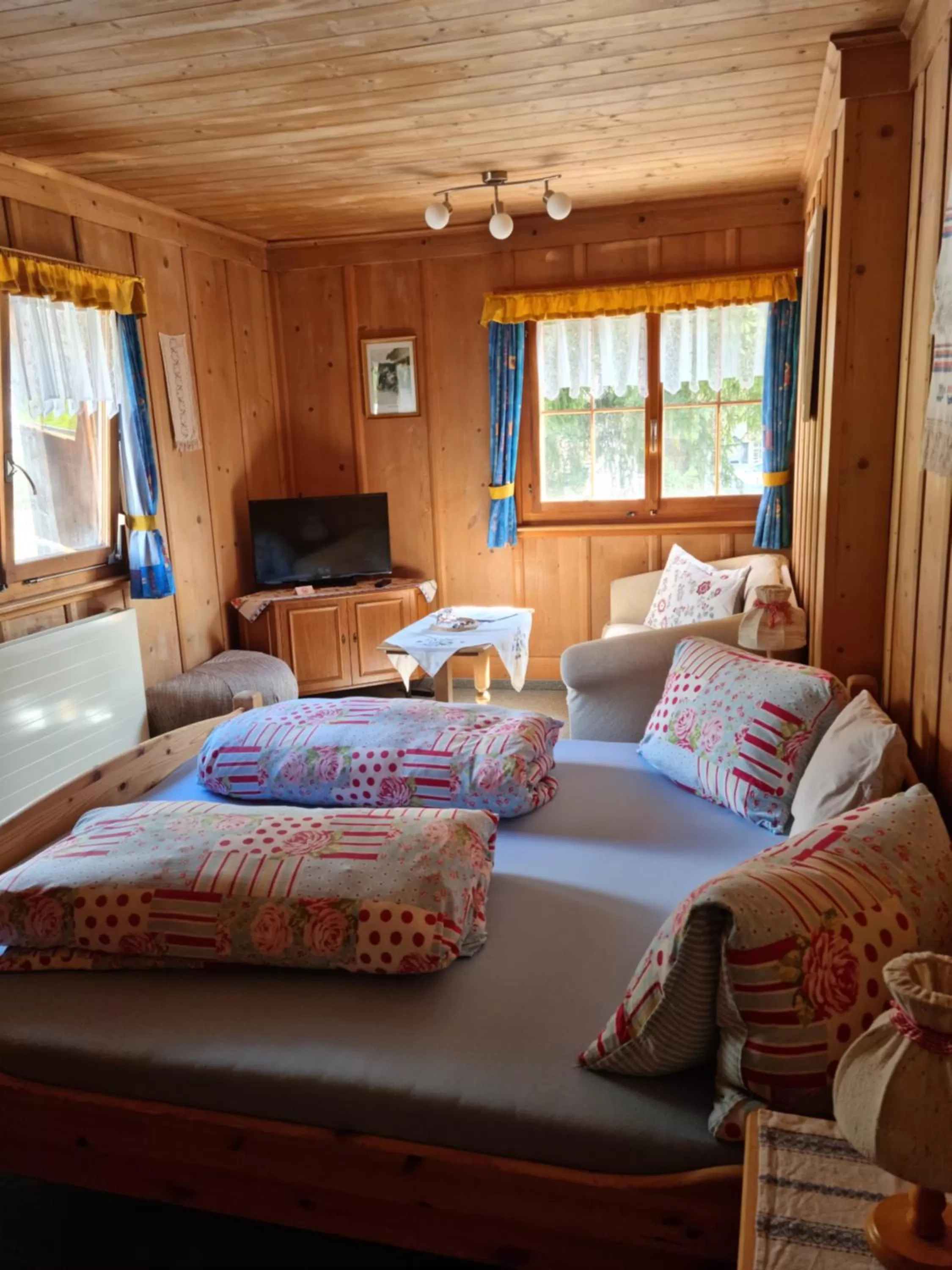 Deluxe Double Room (2 Adults + 1 Child) in Zur Stilli Davos Dorf