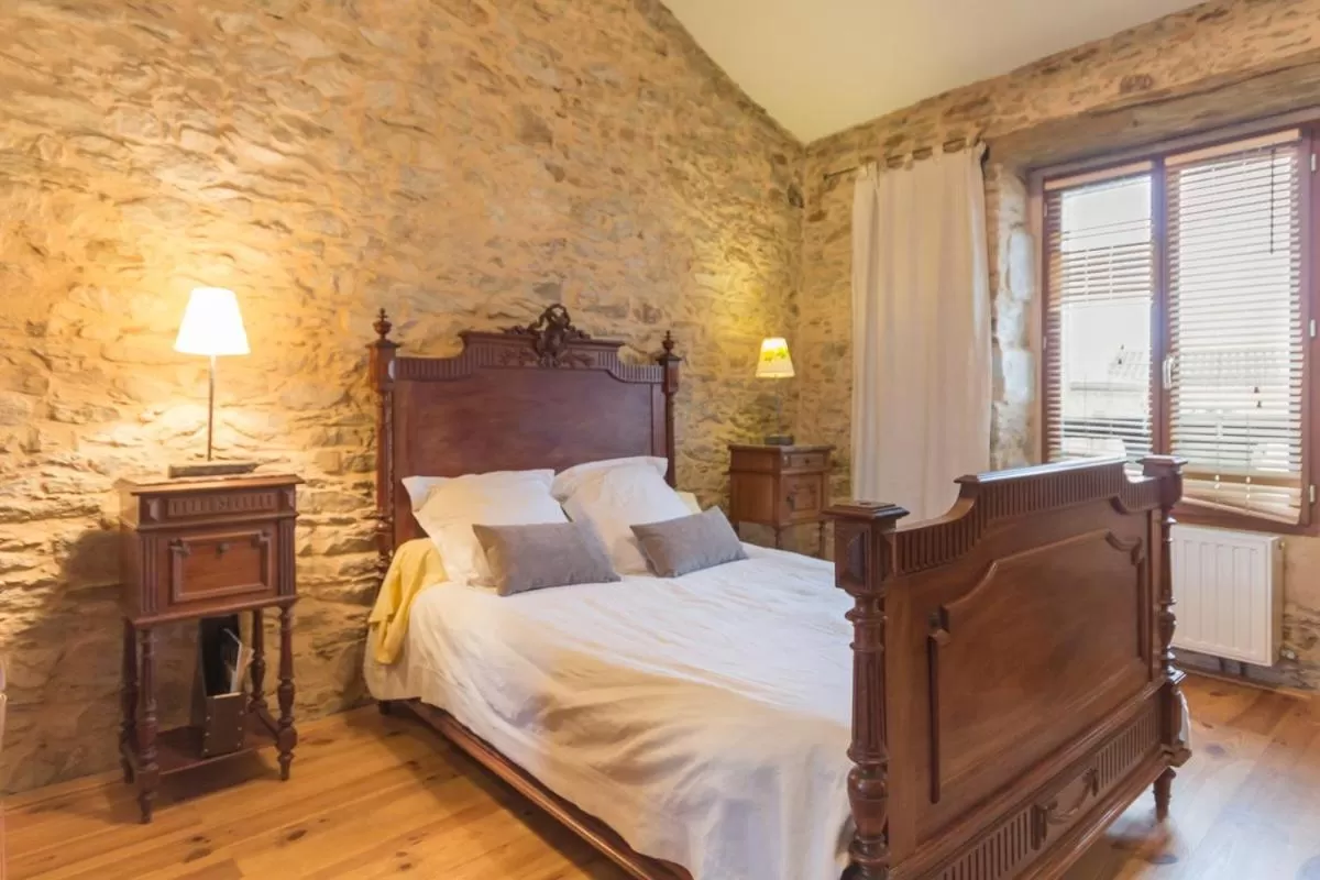 Photo of the whole room, Bed in Topaze séjour chez le Vigneron