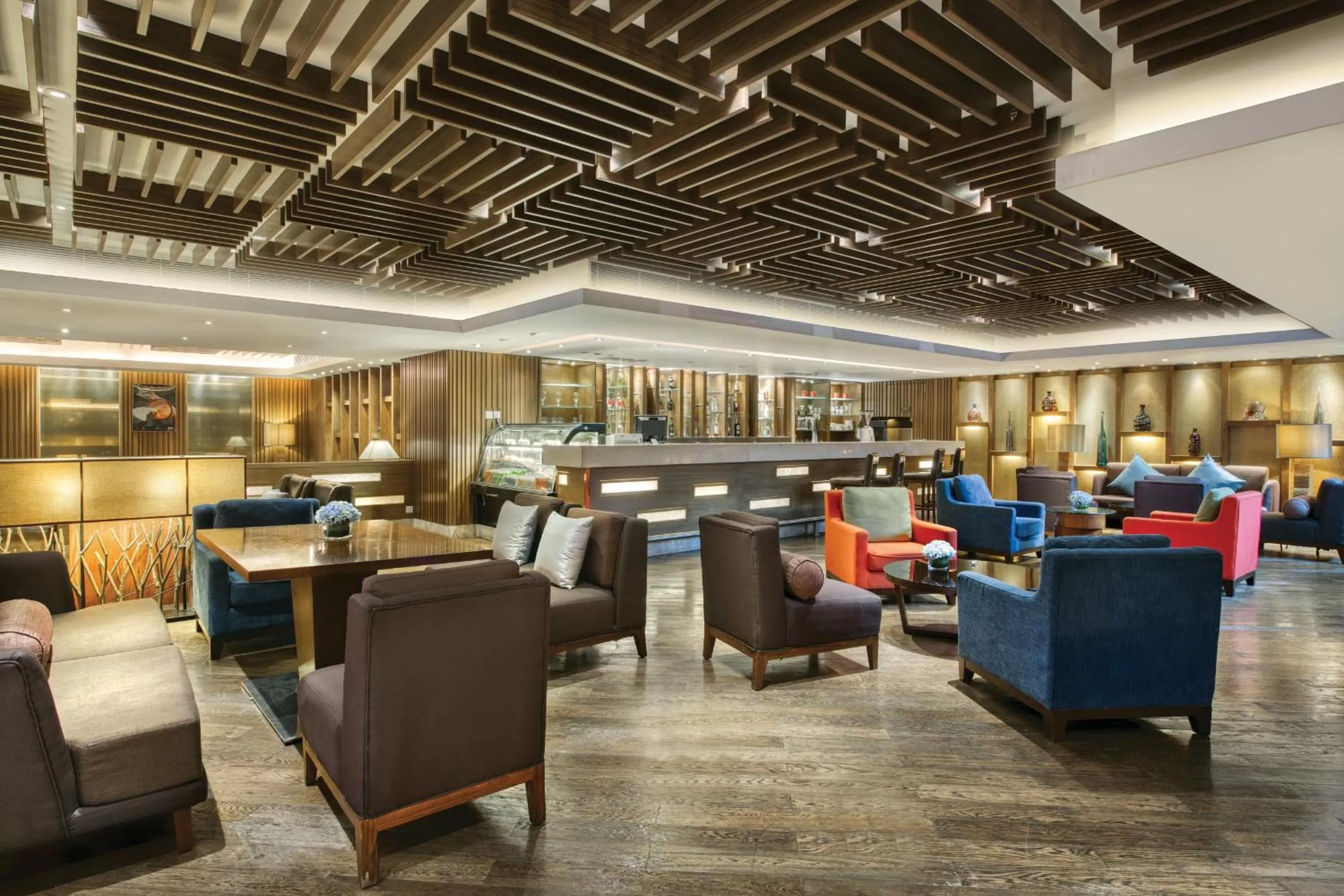 Restaurant/places to eat in Crowne Plaza Guangzhou City Centre by IHG