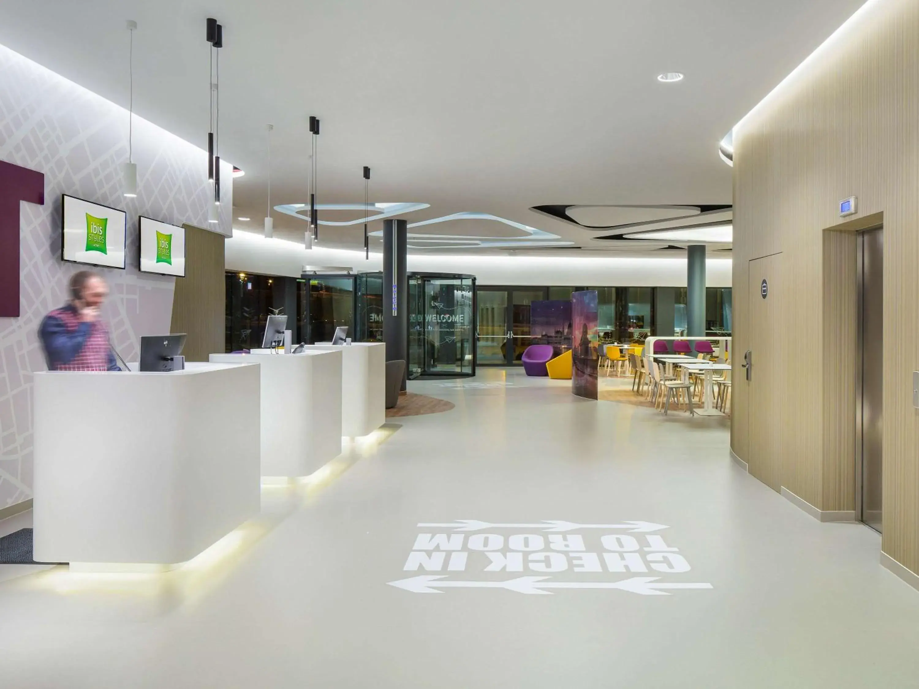 Property building, Lobby/Reception in ibis Styles Budapest Airport
