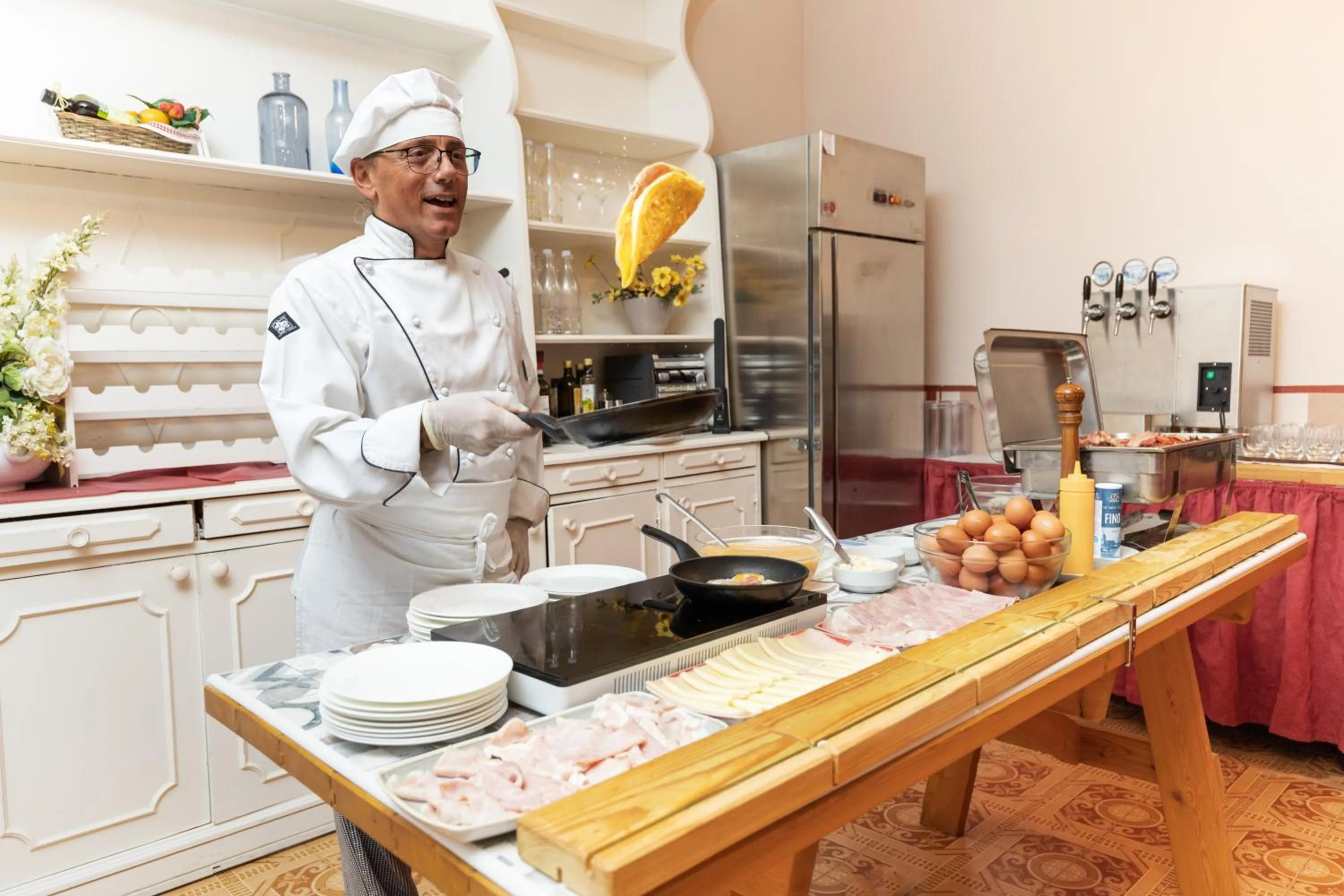 Restaurant/places to eat in La Quiete Park Hotel