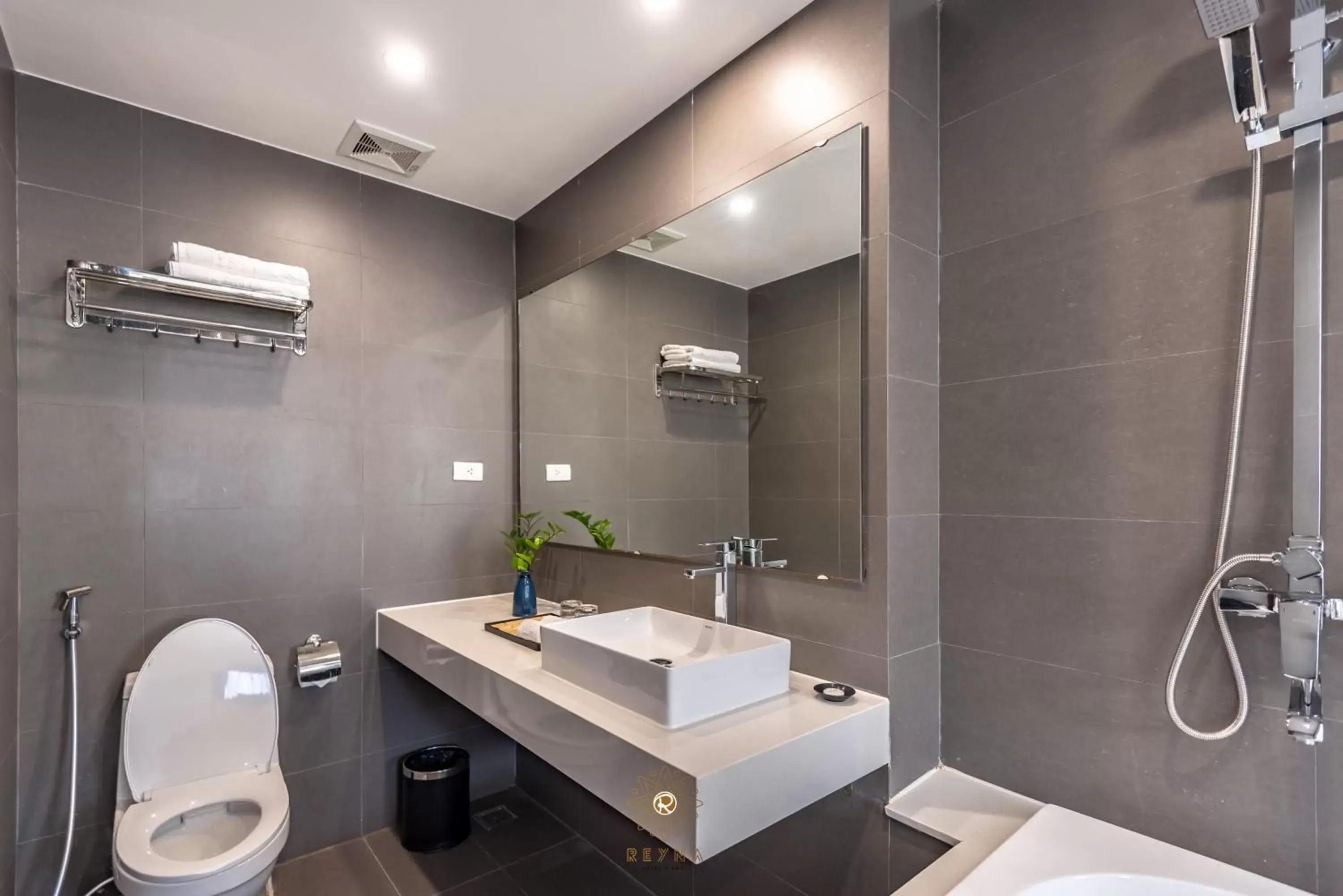 Bathroom in Reyna Hotel Hanoi & Spa