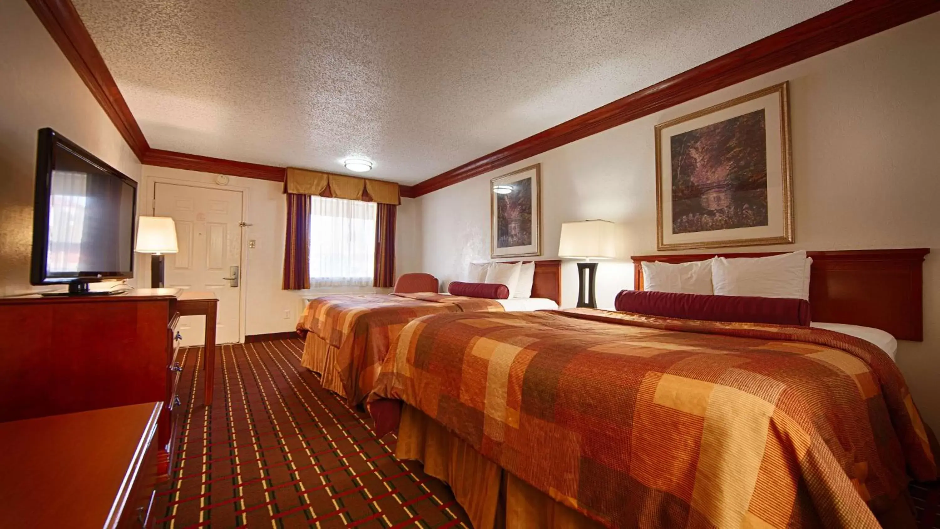 Photo of the whole room, Bed in Best Western Decatur Inn