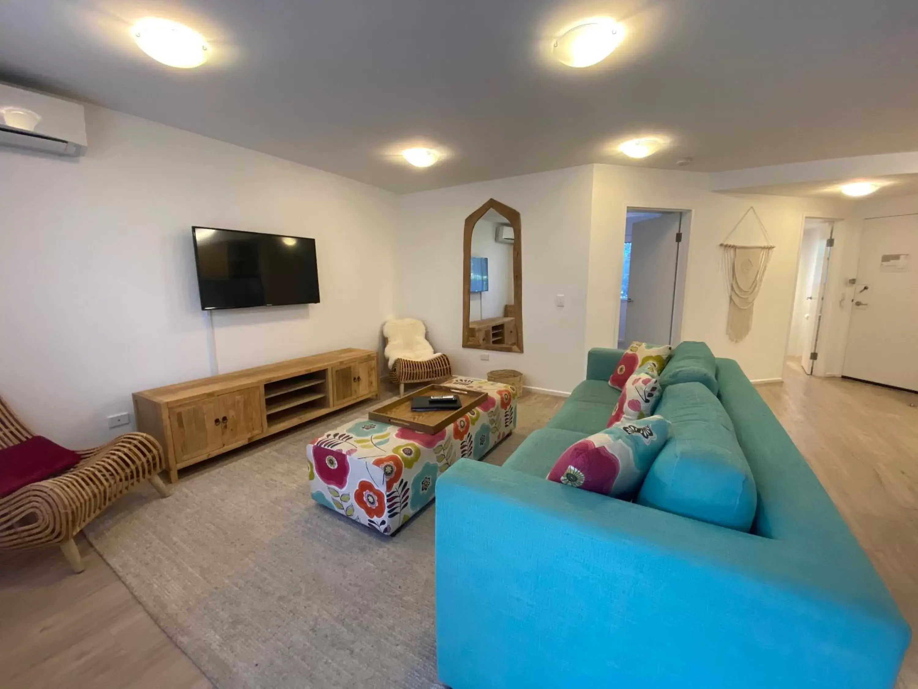 Living room, Seating Area in The Byron Beachcomber