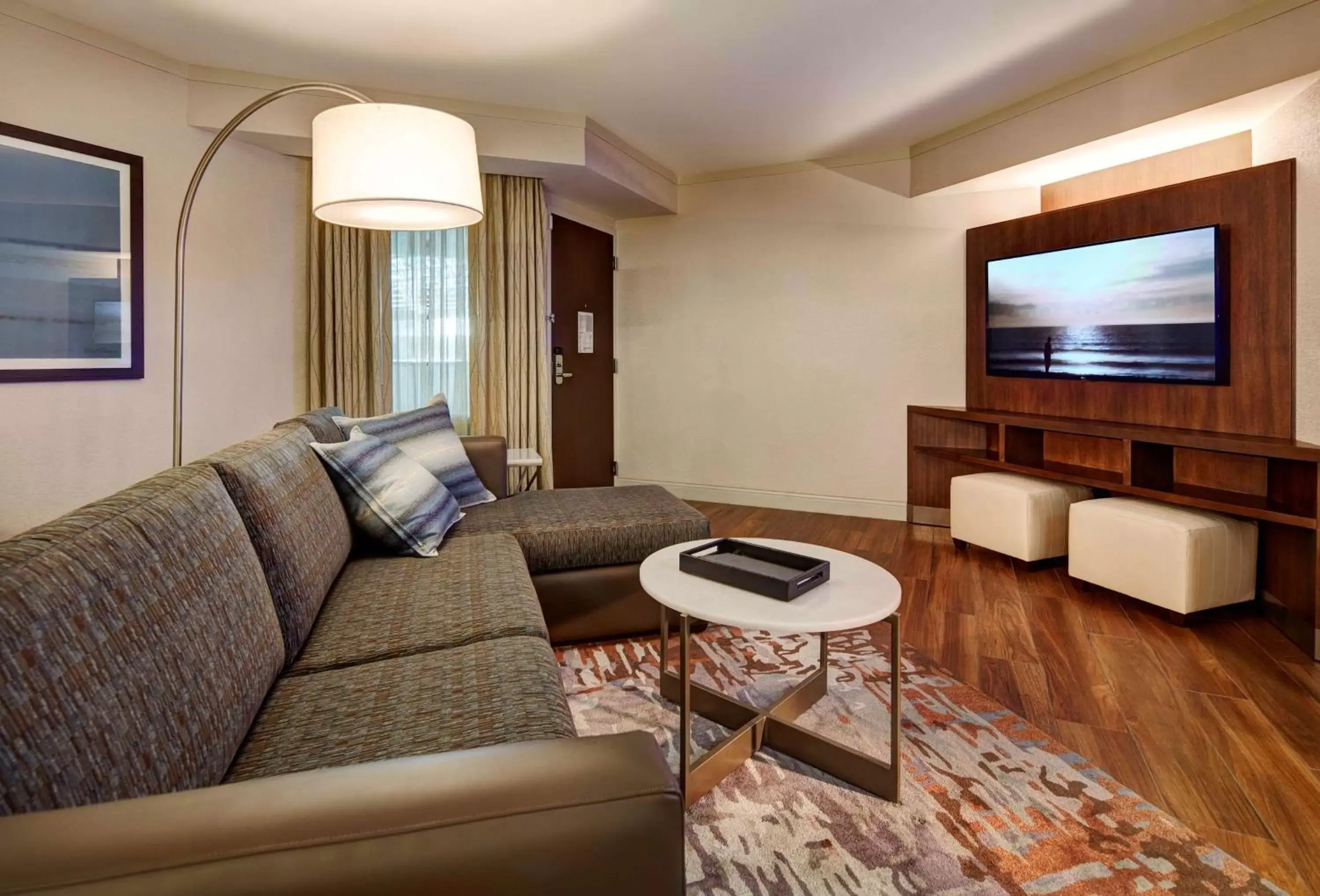 Living room, Seating Area in Embassy Suites by Hilton San Diego La Jolla