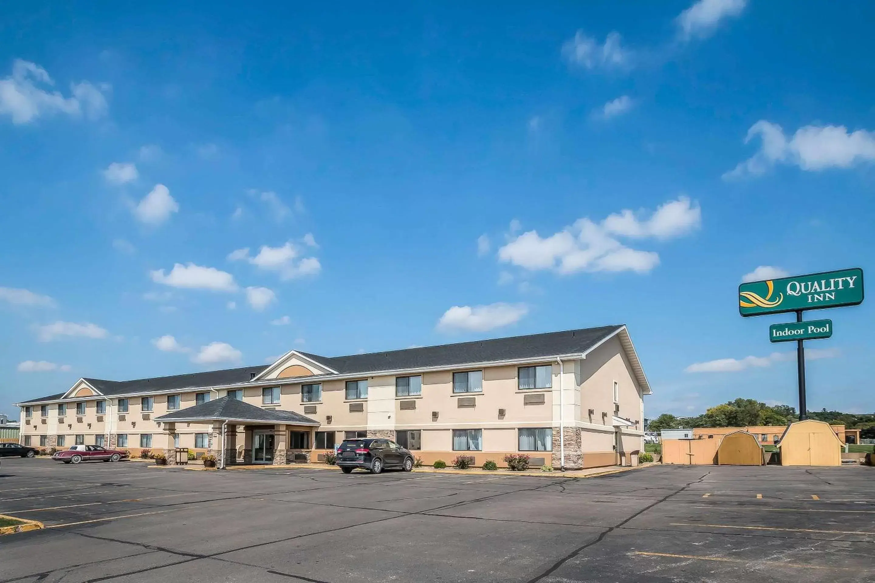 Property building in Quality Inn - Coralville