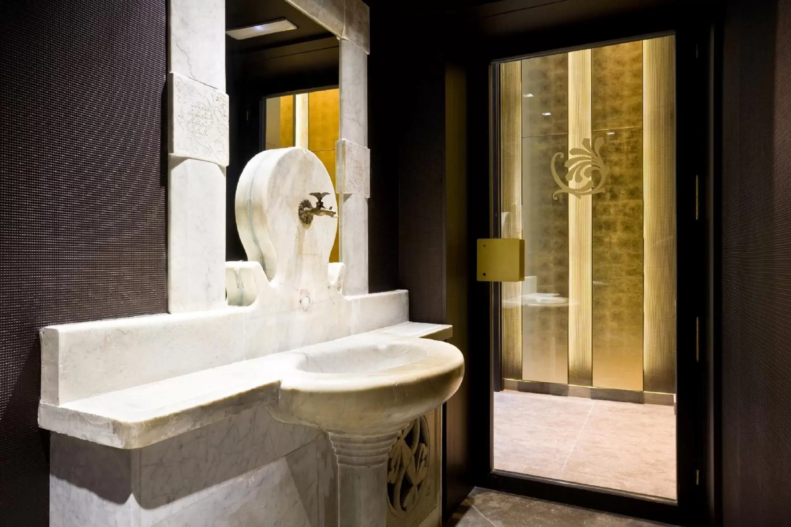 Decorative detail, Bathroom in Hotel España Ramblas