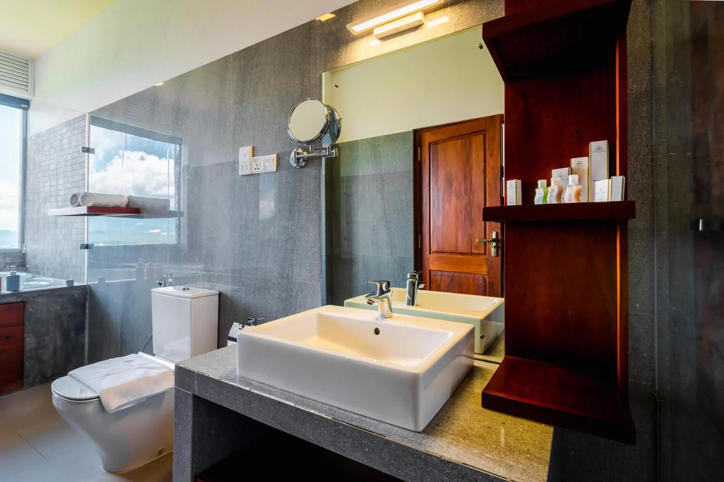 Bathroom in Mount Blue Kandy