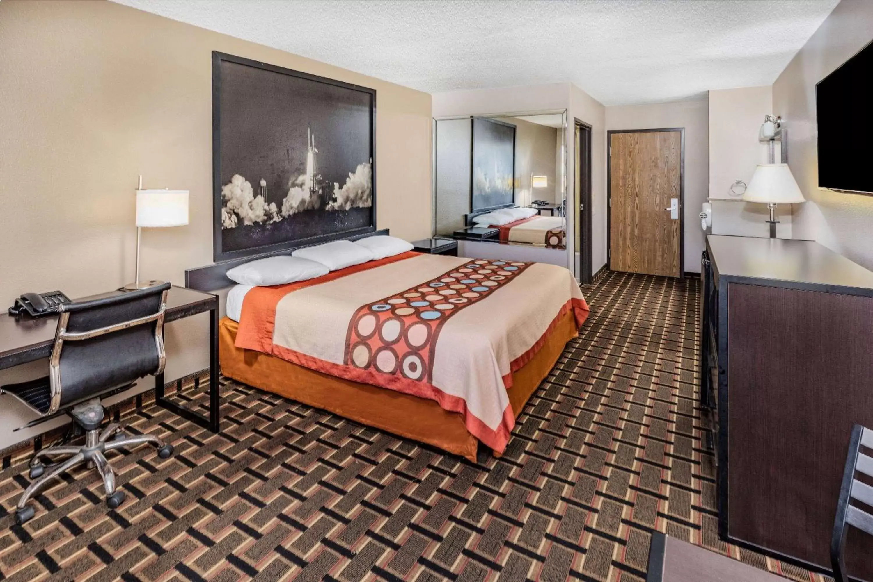 Photo of the whole room, Bed in Super 8 by Wyndham League City