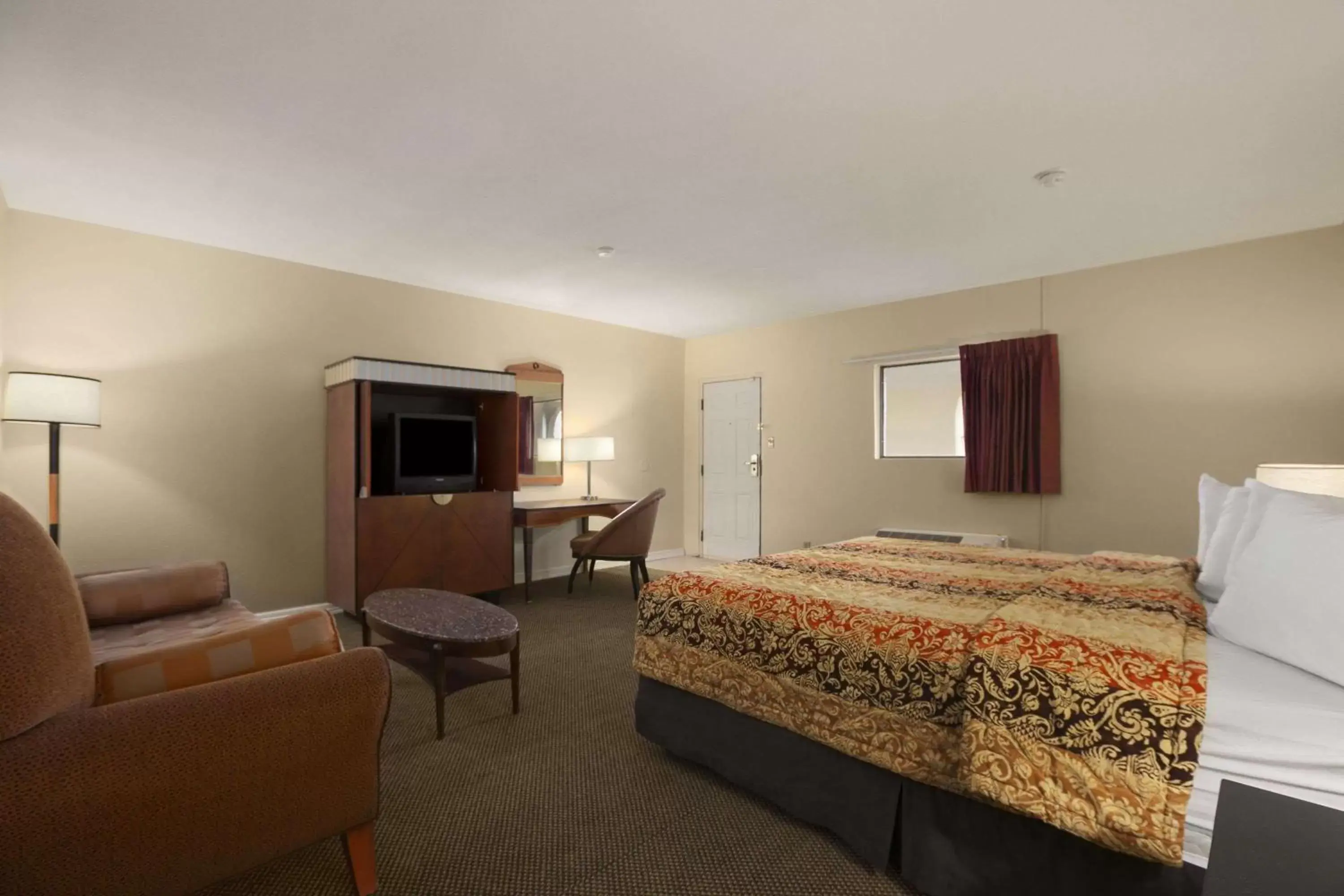 Photo of the whole room in Travelodge by Wyndham Clovis