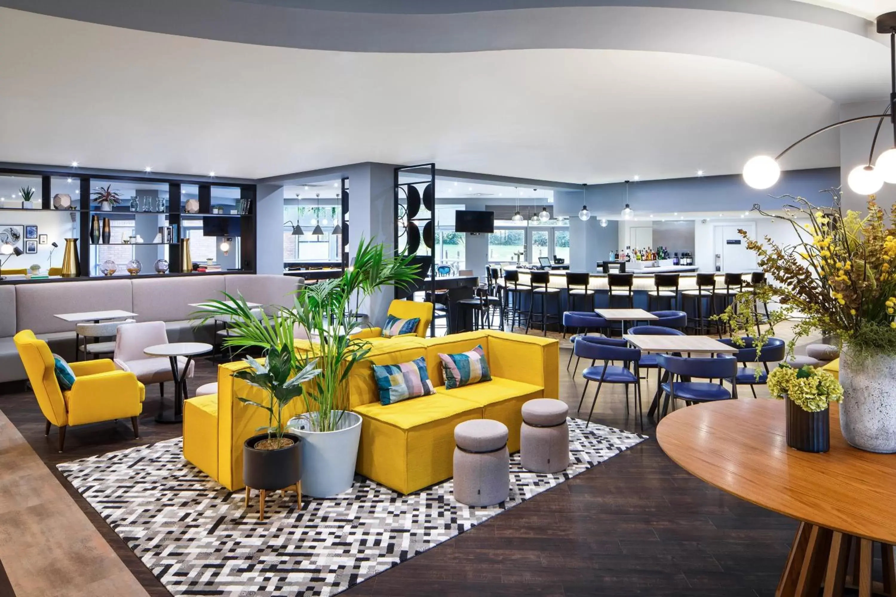 Restaurant/places to eat, Lounge/Bar in Delta Hotels by Marriott Milton Keynes