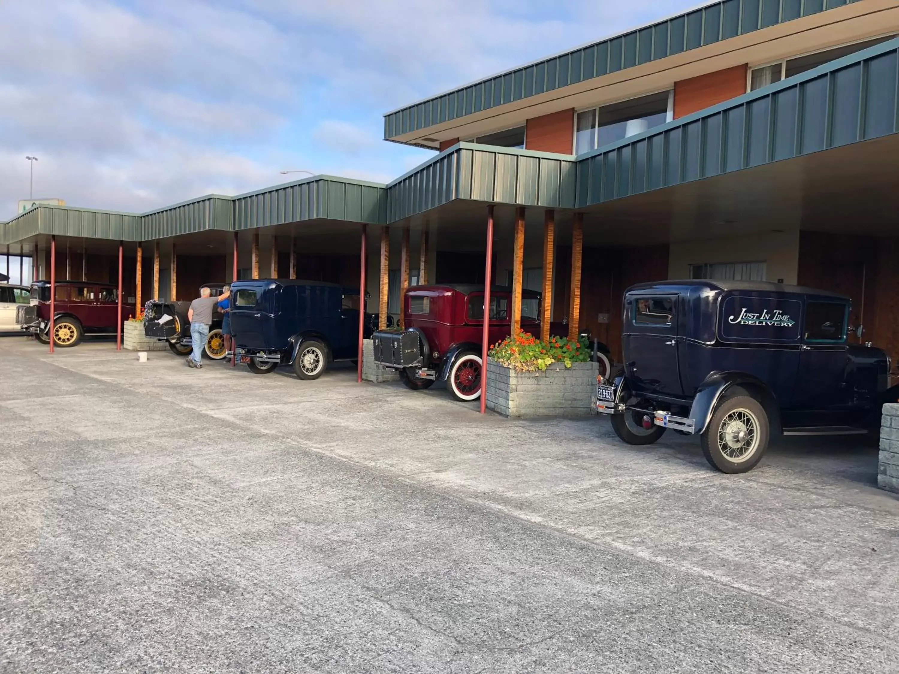 Property Building in Curly Redwood Lodge