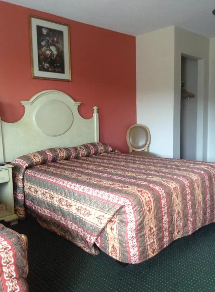 Bed in New Orleans Inn