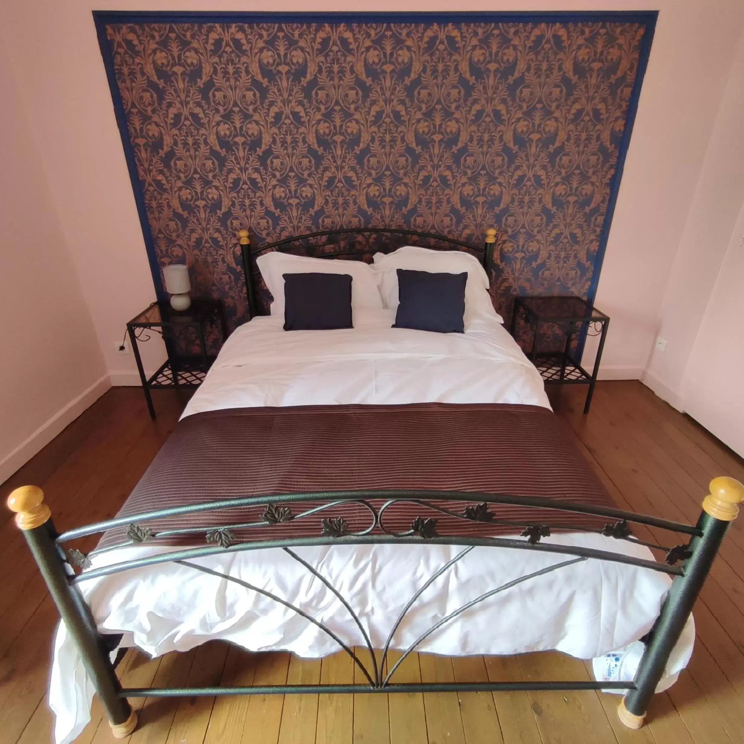 Bed in Château Saint-Martin