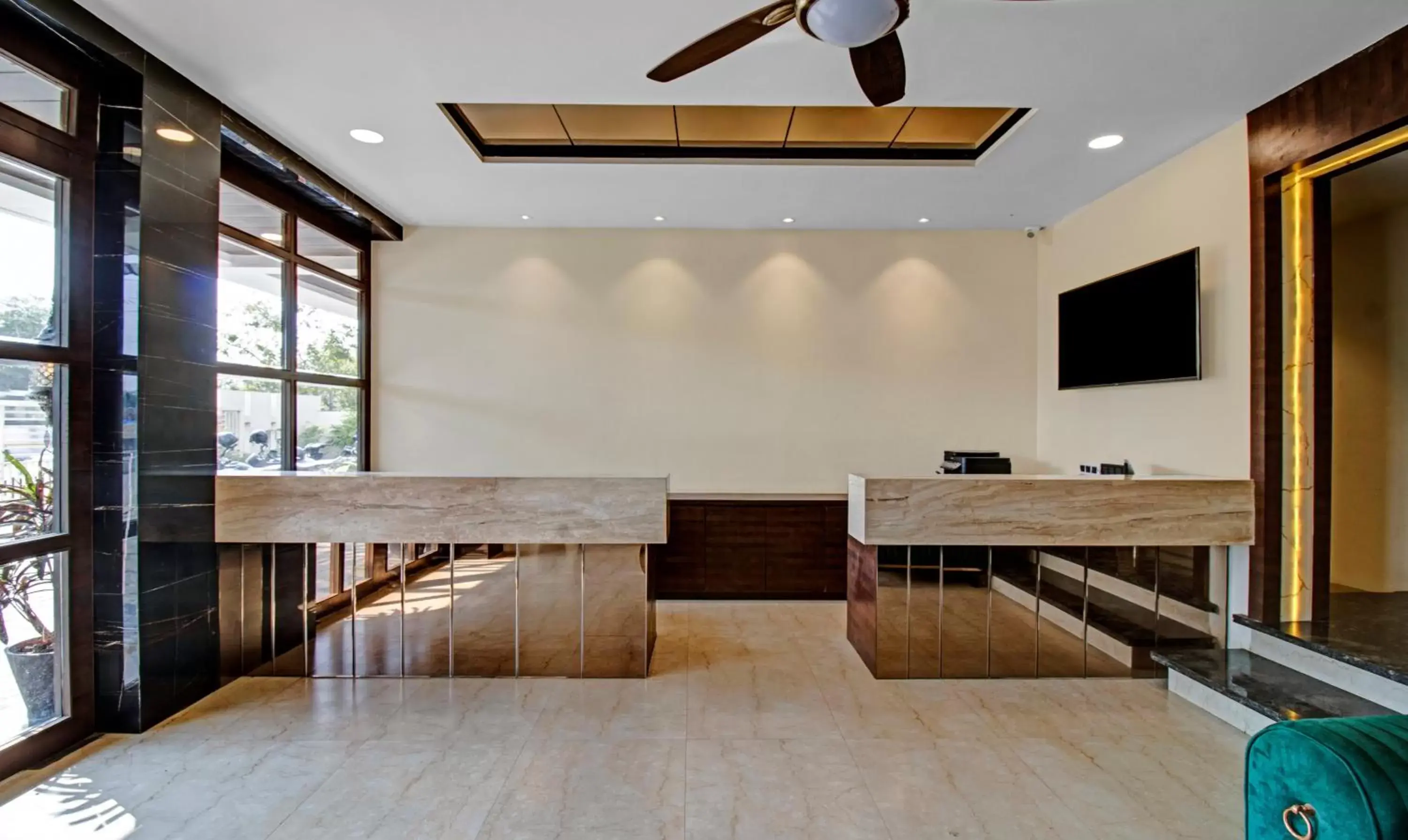 Lobby or reception in Treebo Premium Median Inn Lobby or reception in Treebo Premium Median Inn