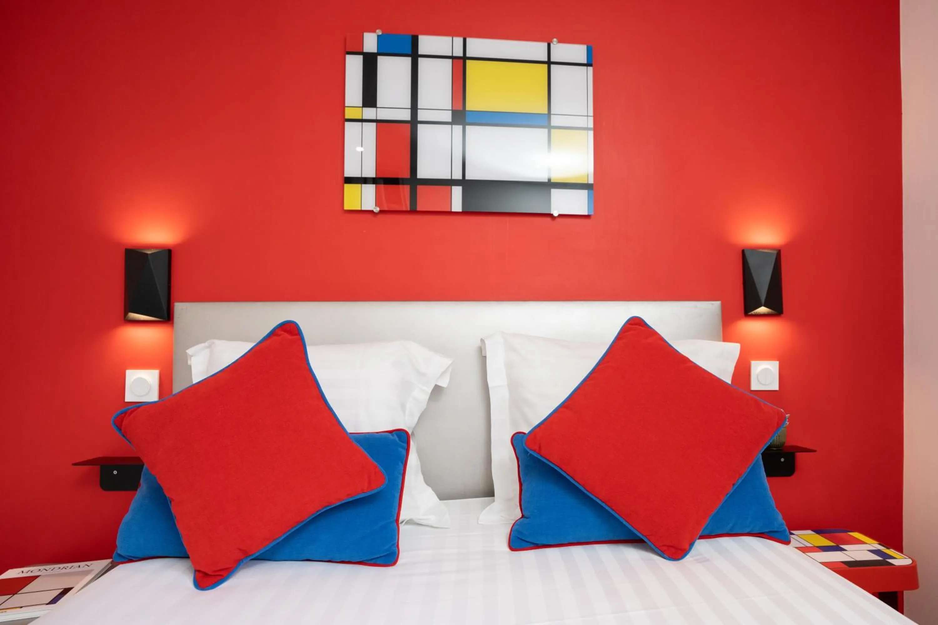 Bed in Hôtel Du Mont Dore Batignolles