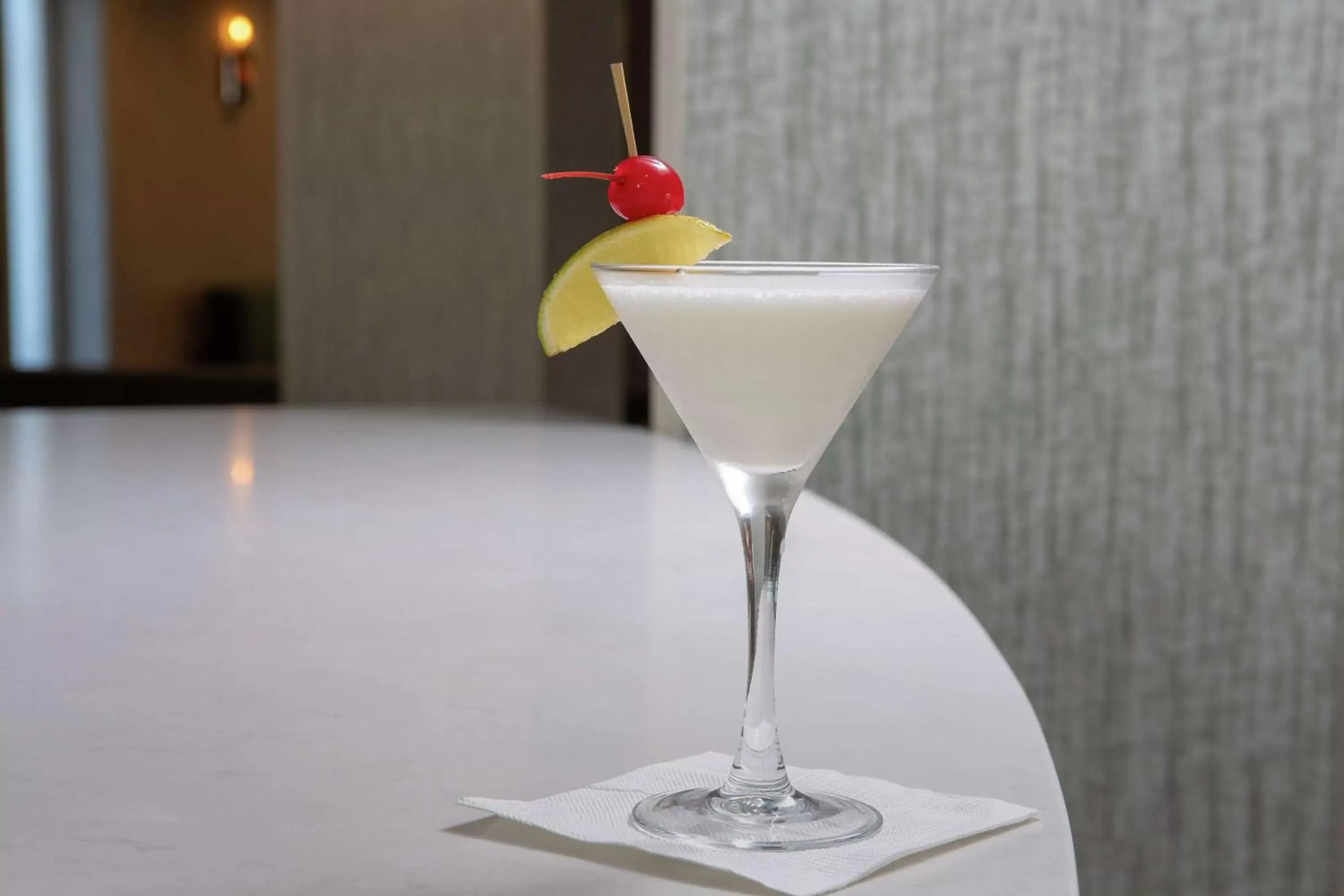 Lounge or bar, Drinks in Hilton Garden Inn Miami Brickell South