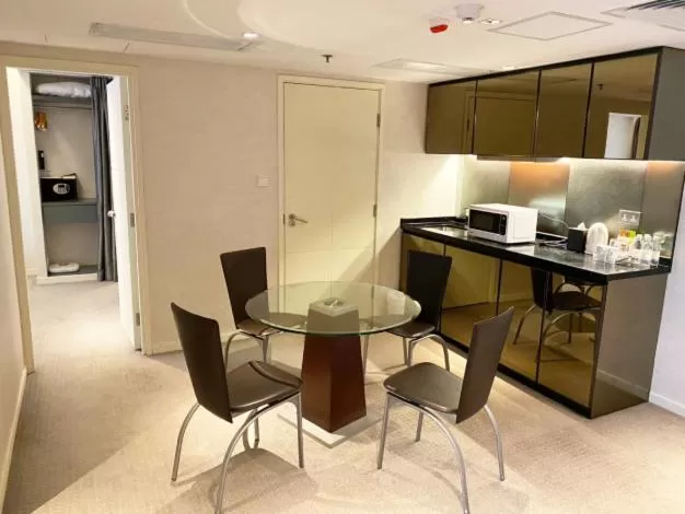 Two-Bedroom Queen and Twin Suite in Cosmo Hotel Hong Kong