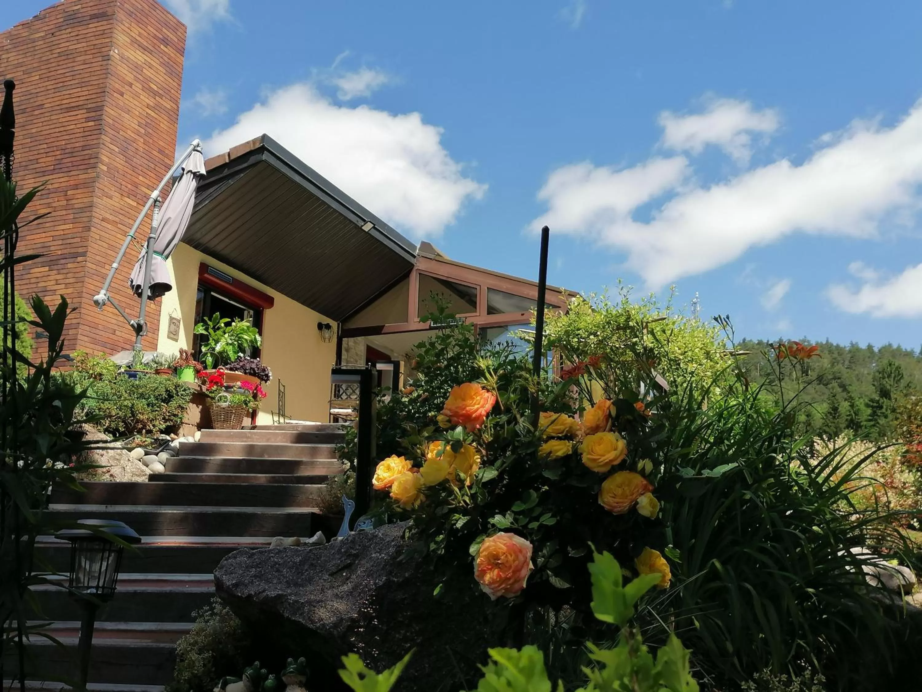 Property building in Chambres d'Hôtes de l'Avison