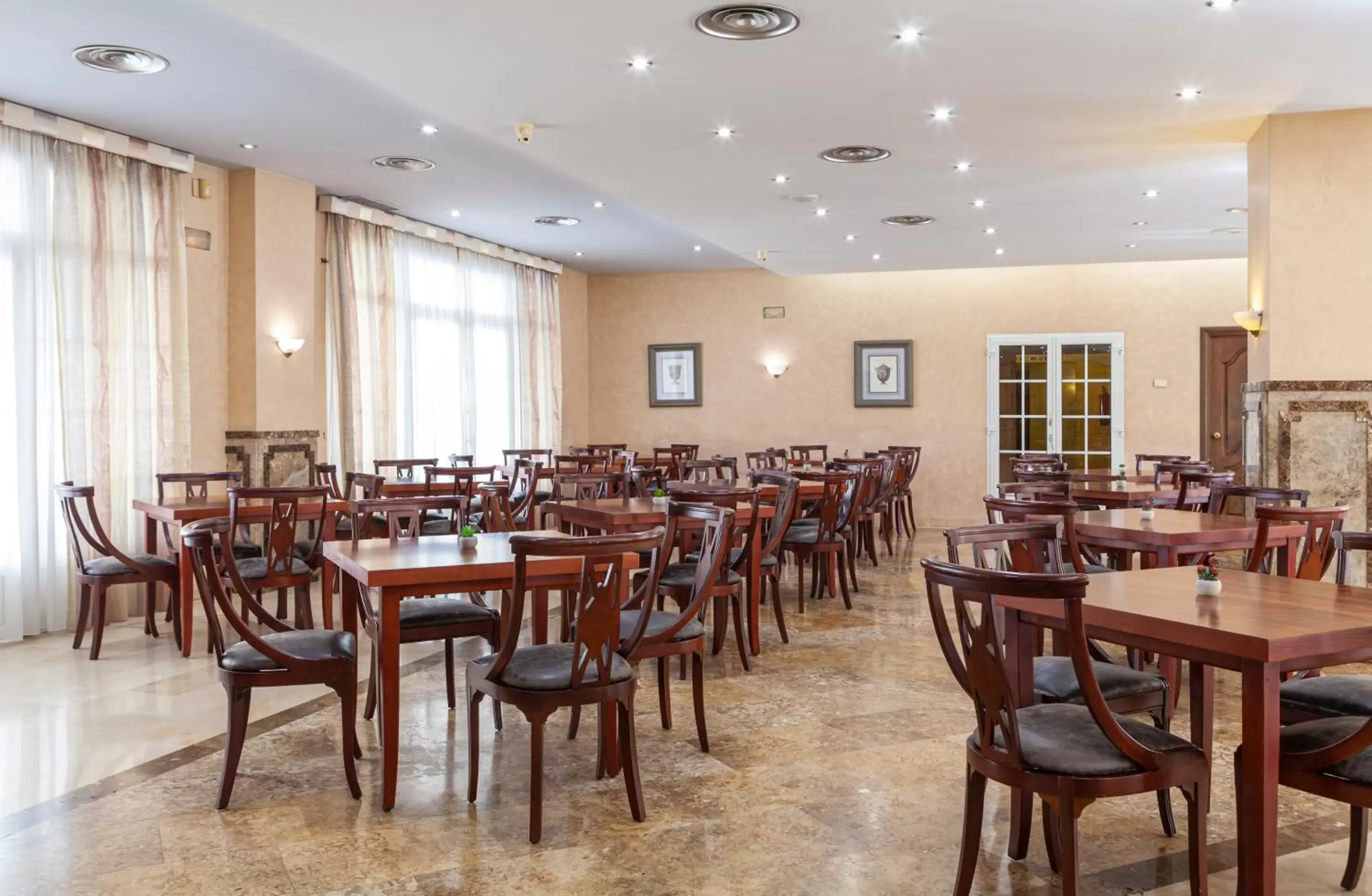 Buffet breakfast, Restaurant/Places to Eat in Macia Alfaros