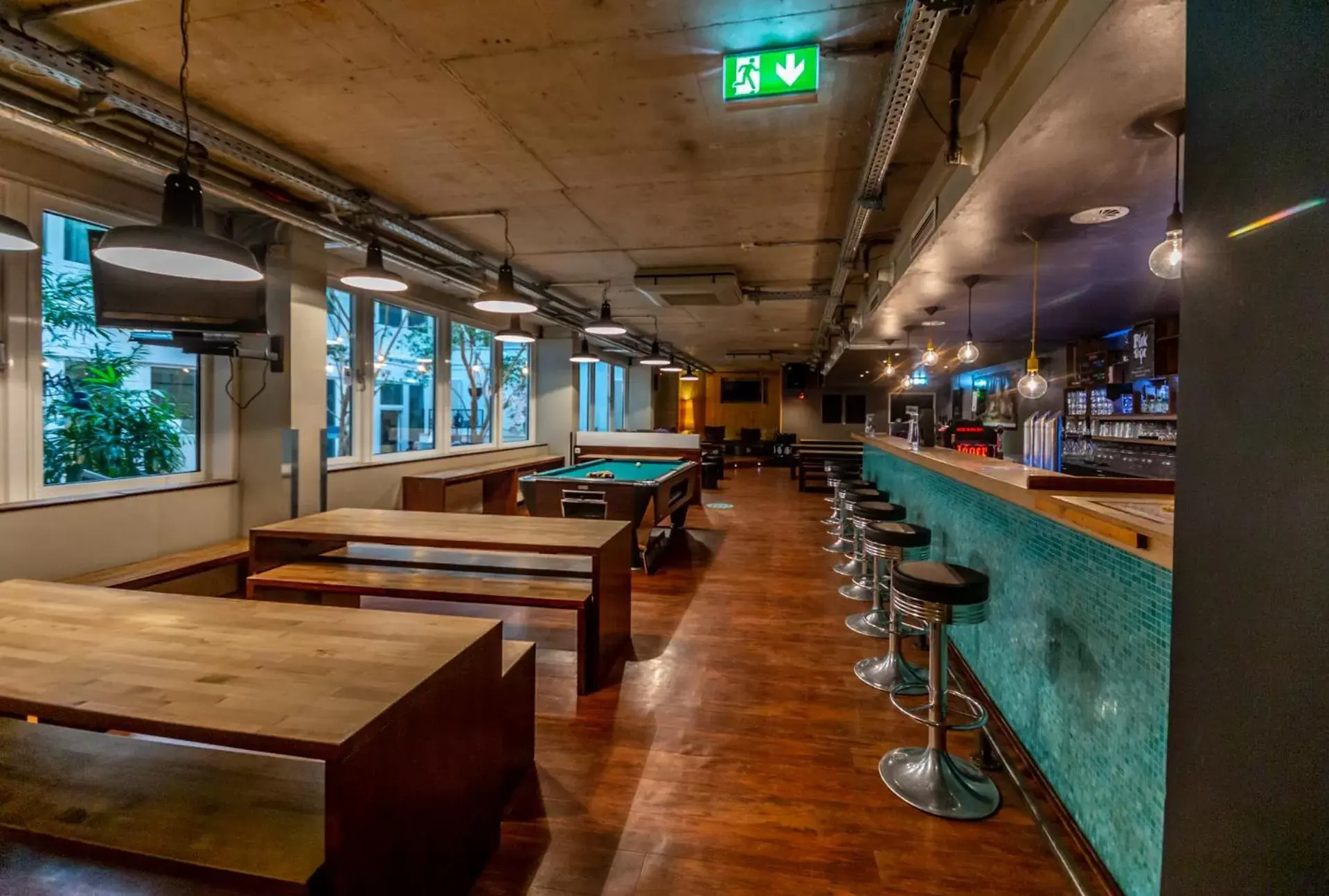 Lounge or bar, Restaurant/Places to Eat in Wombat's City Hostel Munich Hauptbahnhof