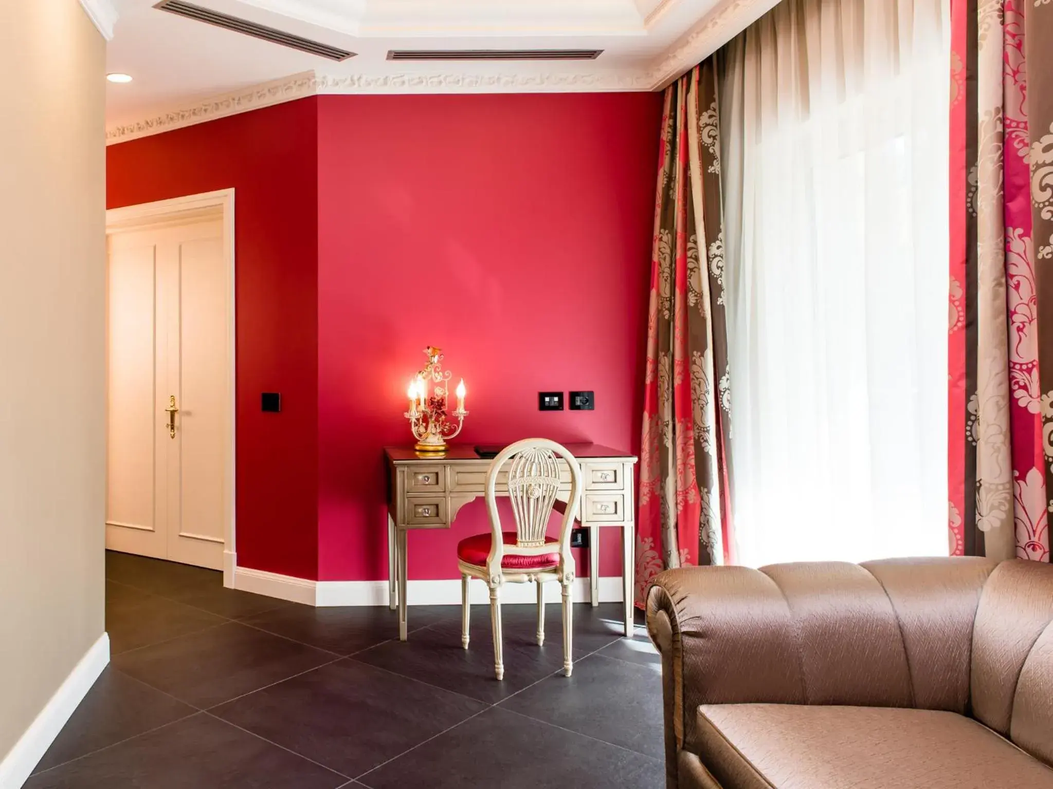 Living room, Seating Area in Hotel Villa E Palazzo Aminta