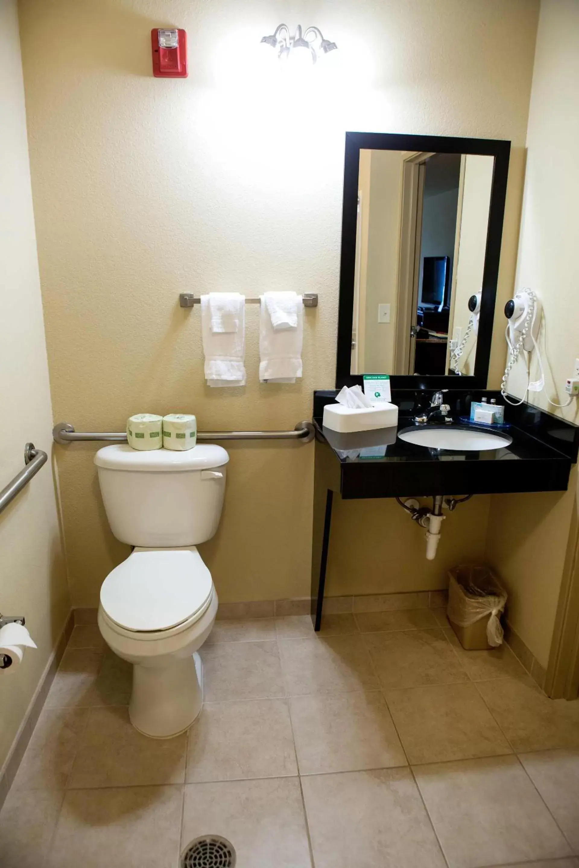 Bathroom in Cobblestone Hotel & Suites - Knoxville