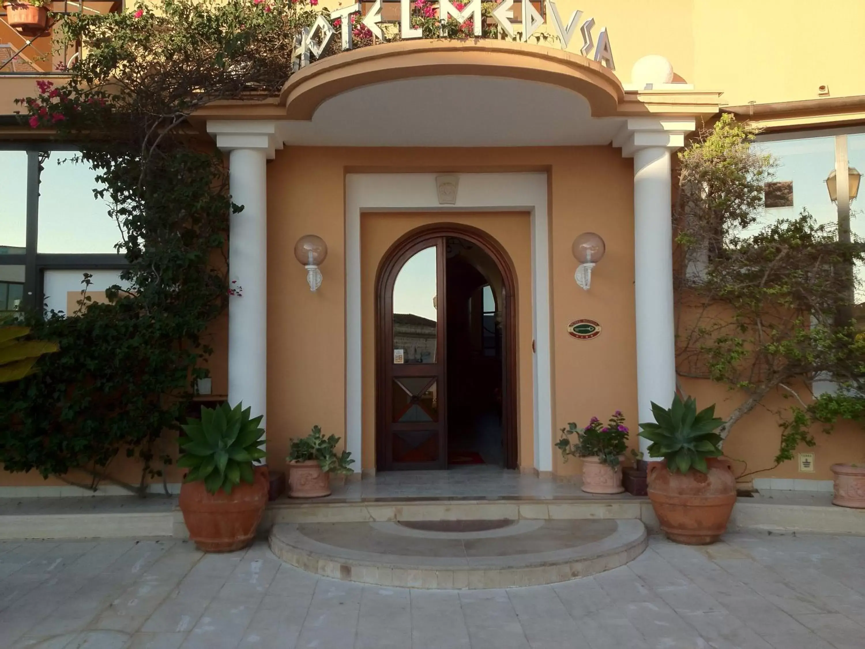 Facade/entrance in Hotel Medusa