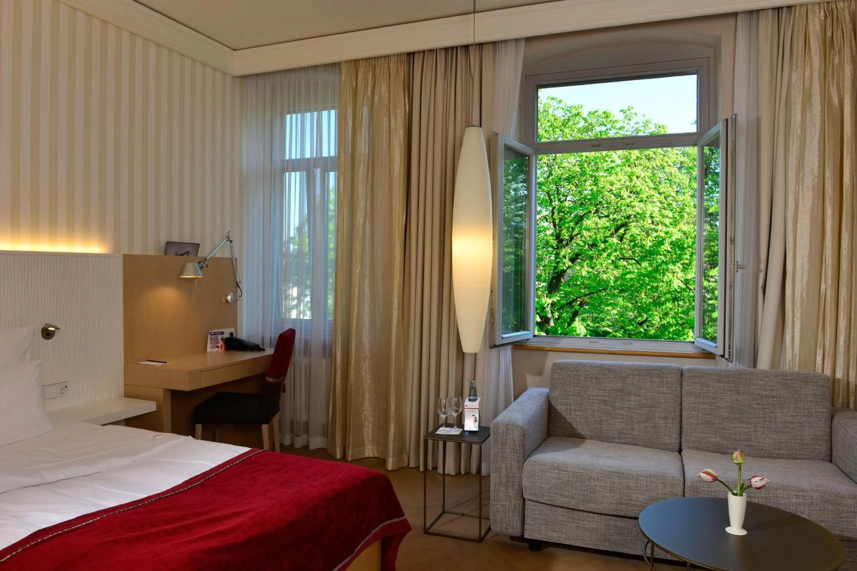 Junior King Suite in Best Western Premier Hotel Victoria