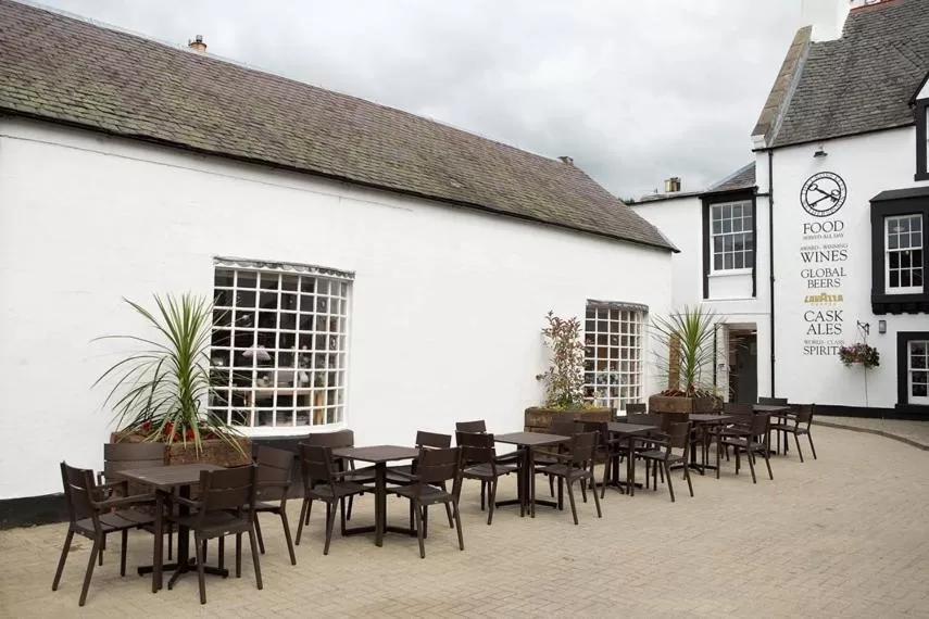 Garden, Restaurant/Places to Eat in The Cross Keys Wetherspoon