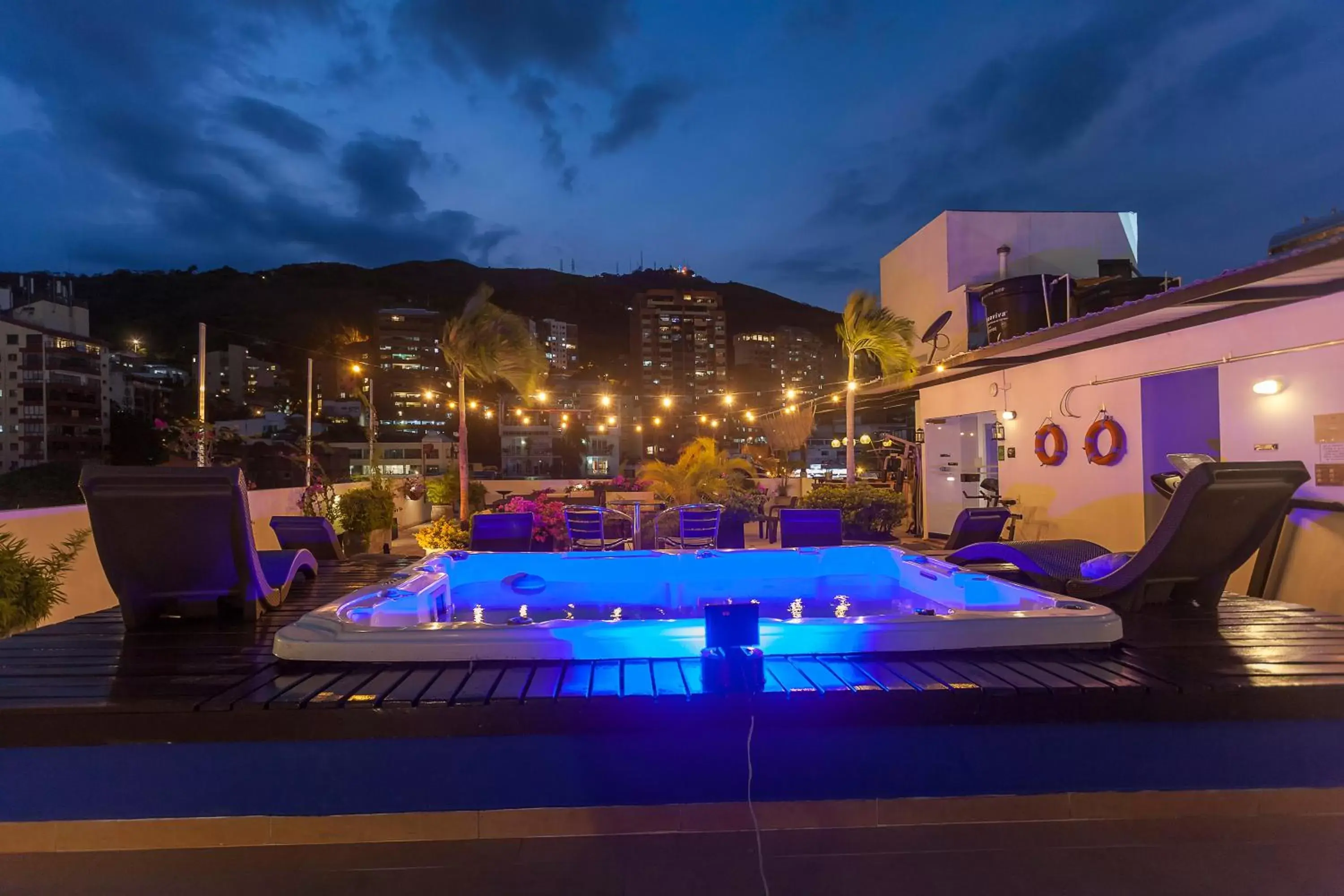 Hot Spring Bath, Swimming Pool in Aqua Granada Hotel