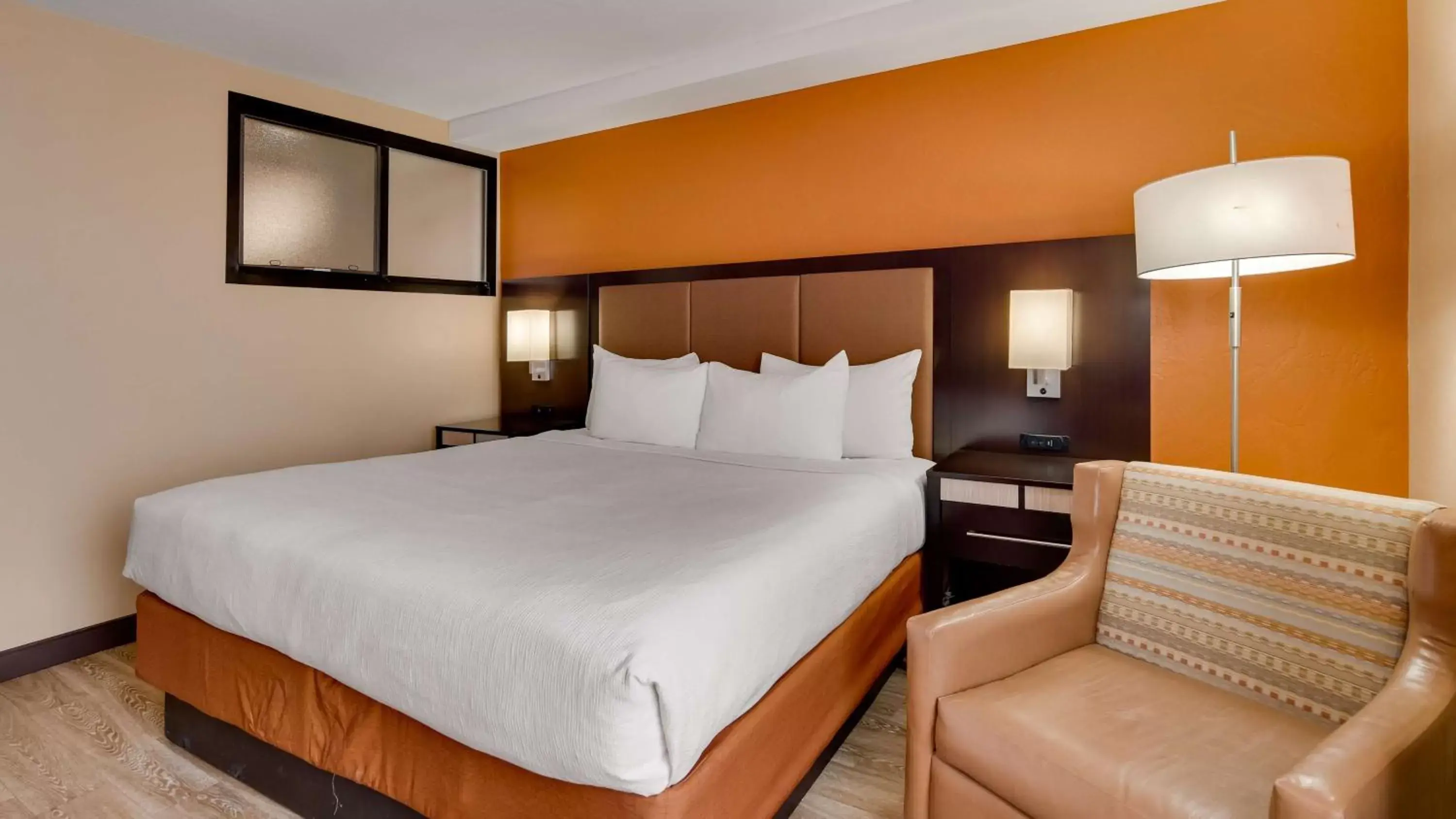 Bedroom, Bed in Best Western View of Lake Powell Hotel Bedroom, Bed in Best Western View of Lake Powell Hotel