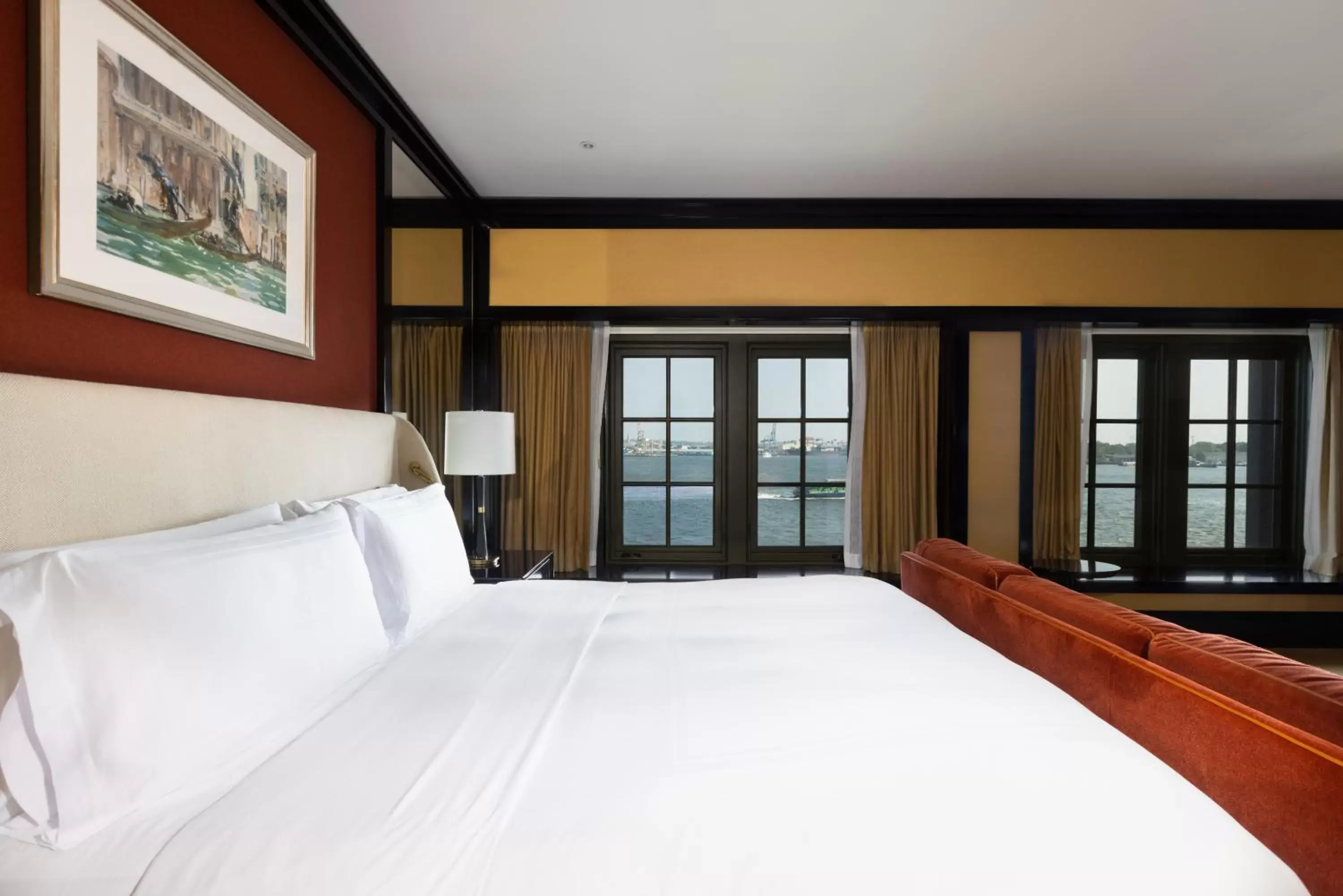 Junior Suite River View Accessible in Casa Cipriani New York